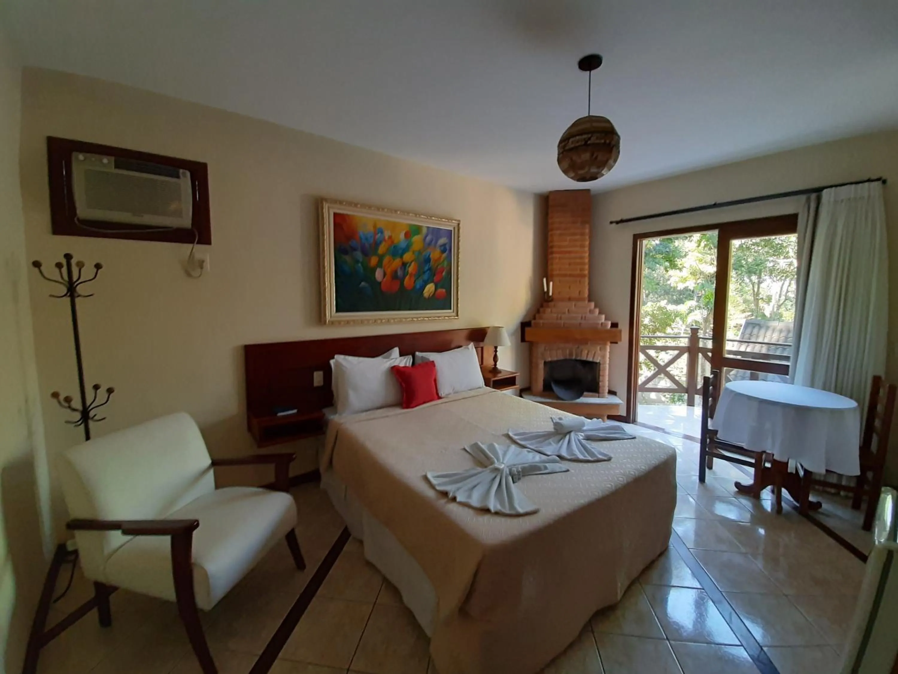 Bedroom, Bed in Pousada Solar das Montanhas