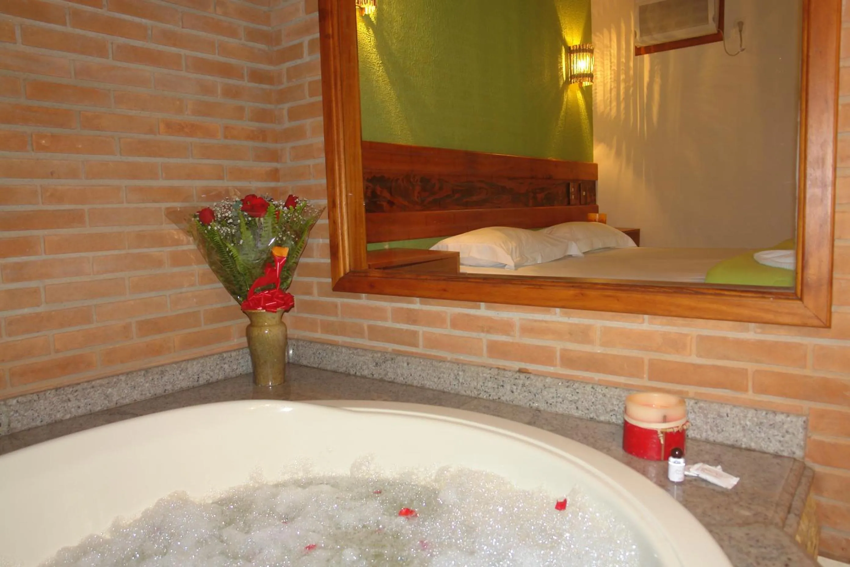 Hot Tub in Pousada Solar das Montanhas