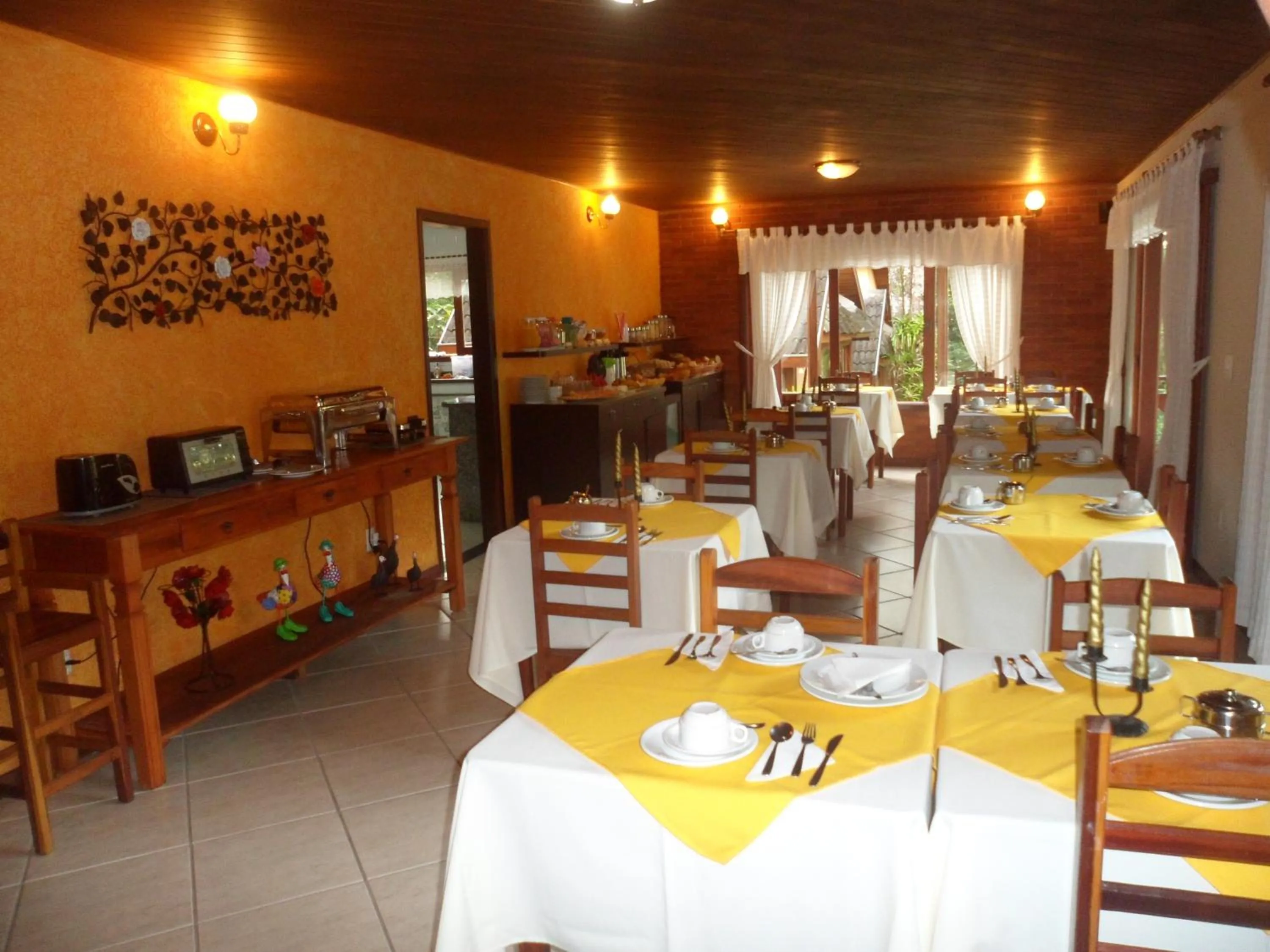 Restaurant/places to eat in Pousada Solar das Montanhas