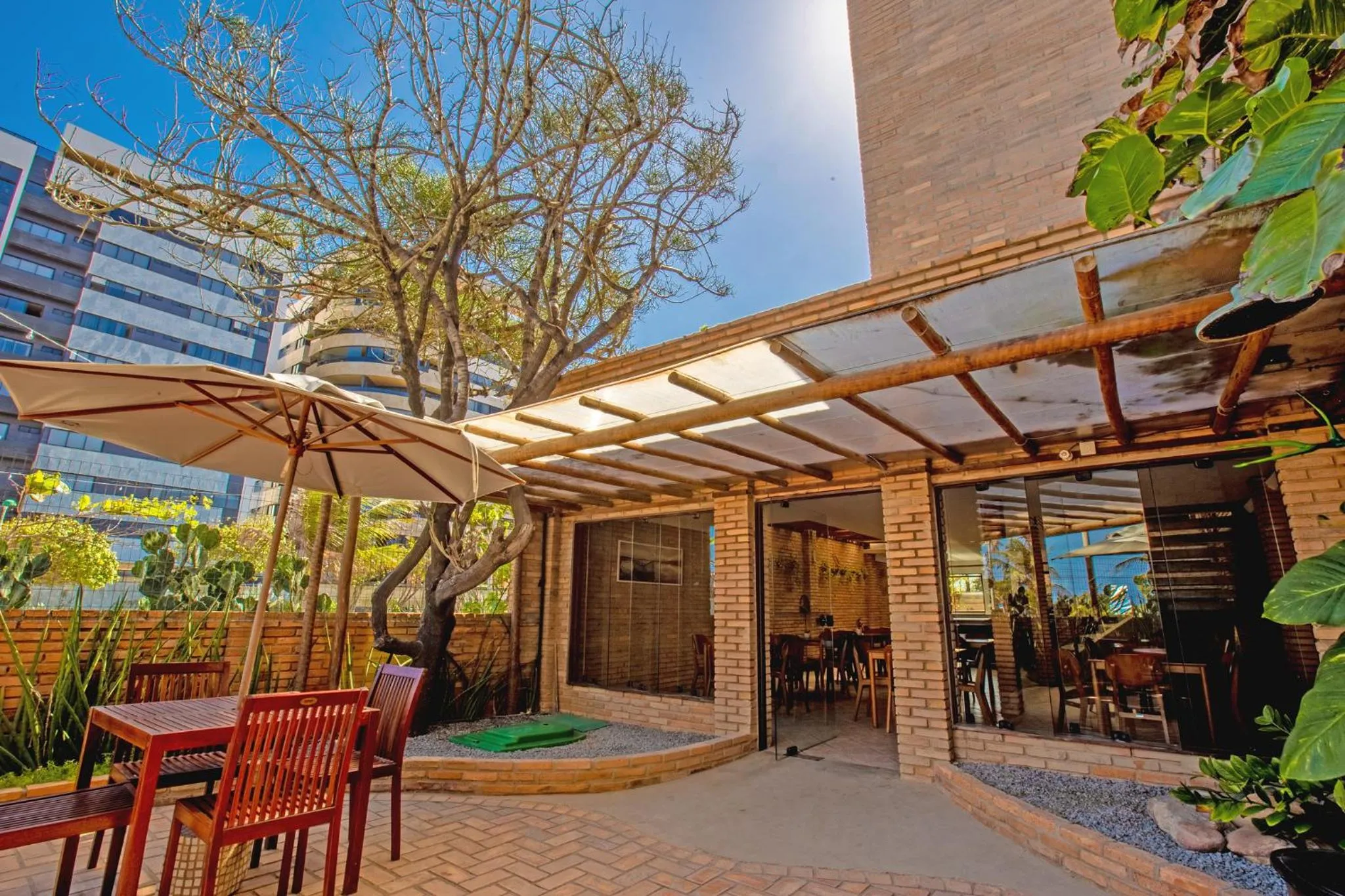 Swimming pool in Cais da Praia Hotel