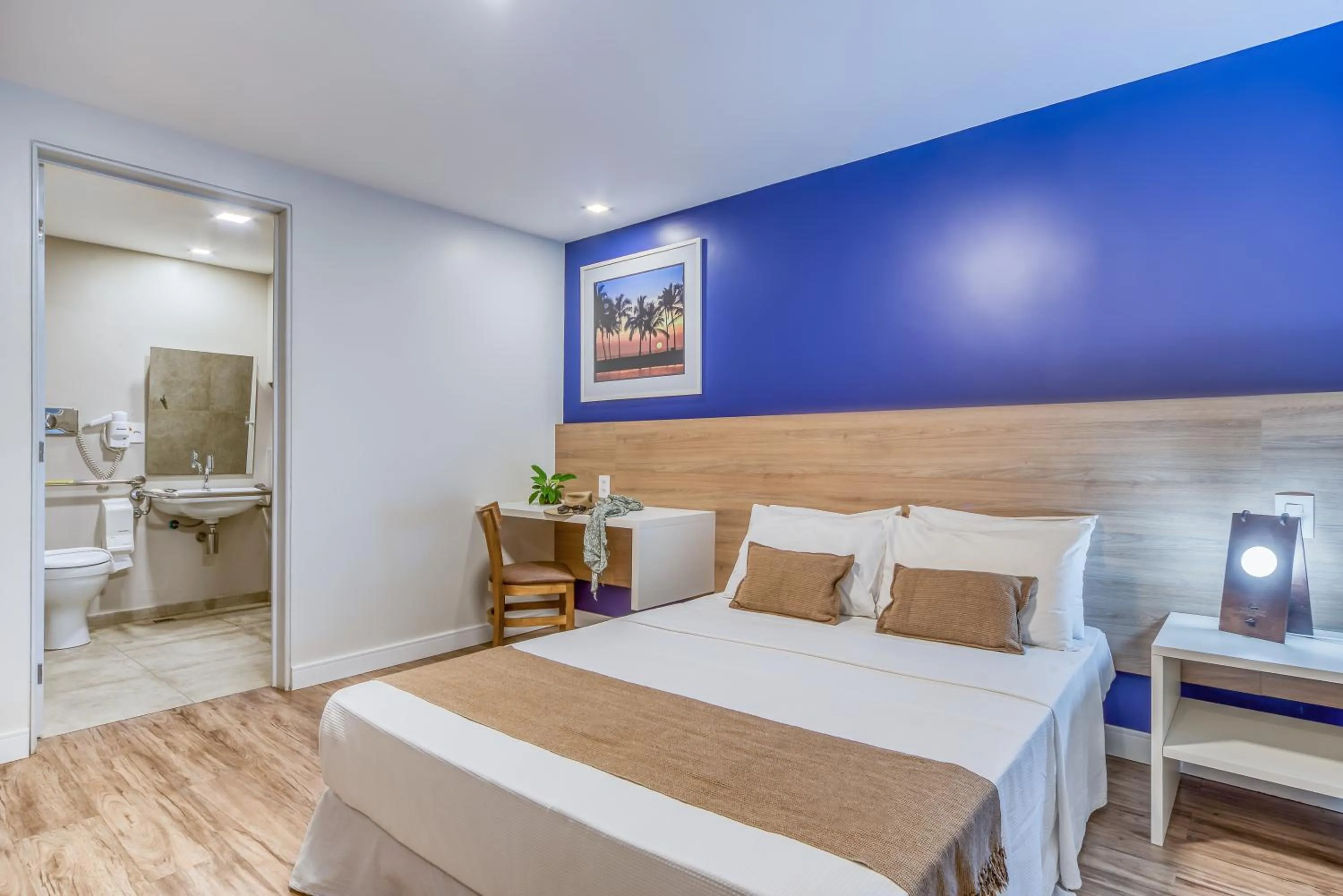 Bed in Cais da Praia Hotel