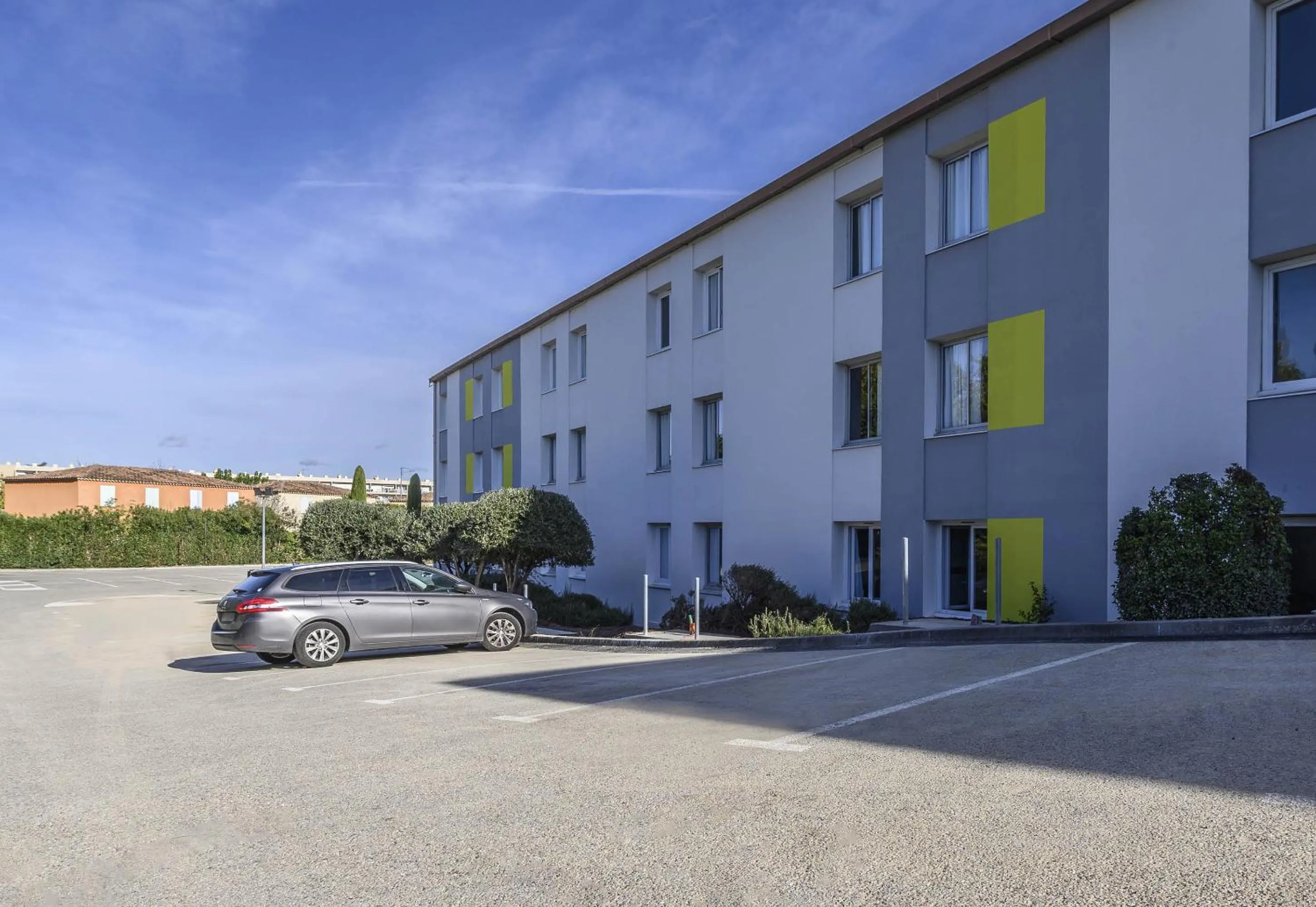 Property building in B&B HOTEL Orange