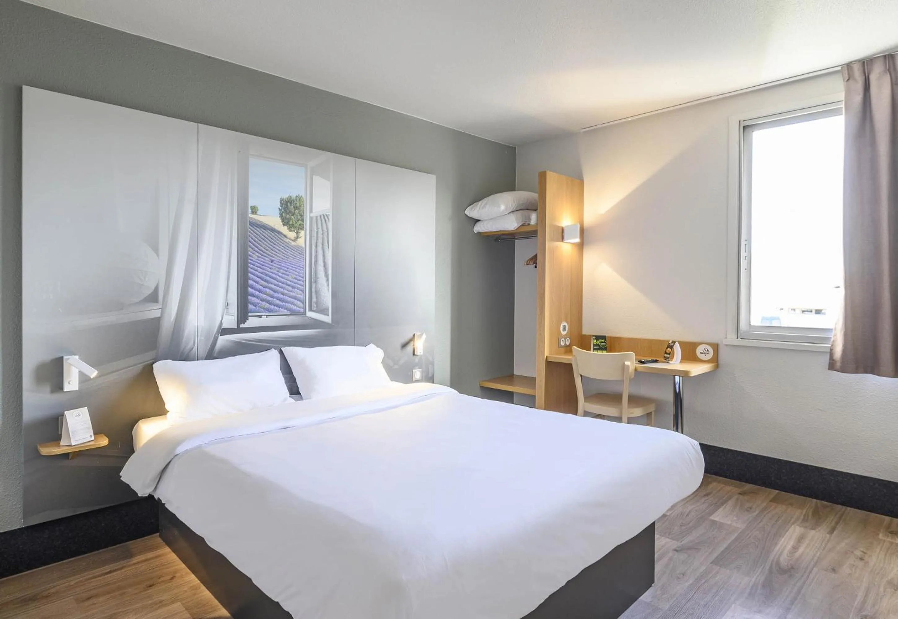 Bedroom, Bed in B&B HOTEL Orange