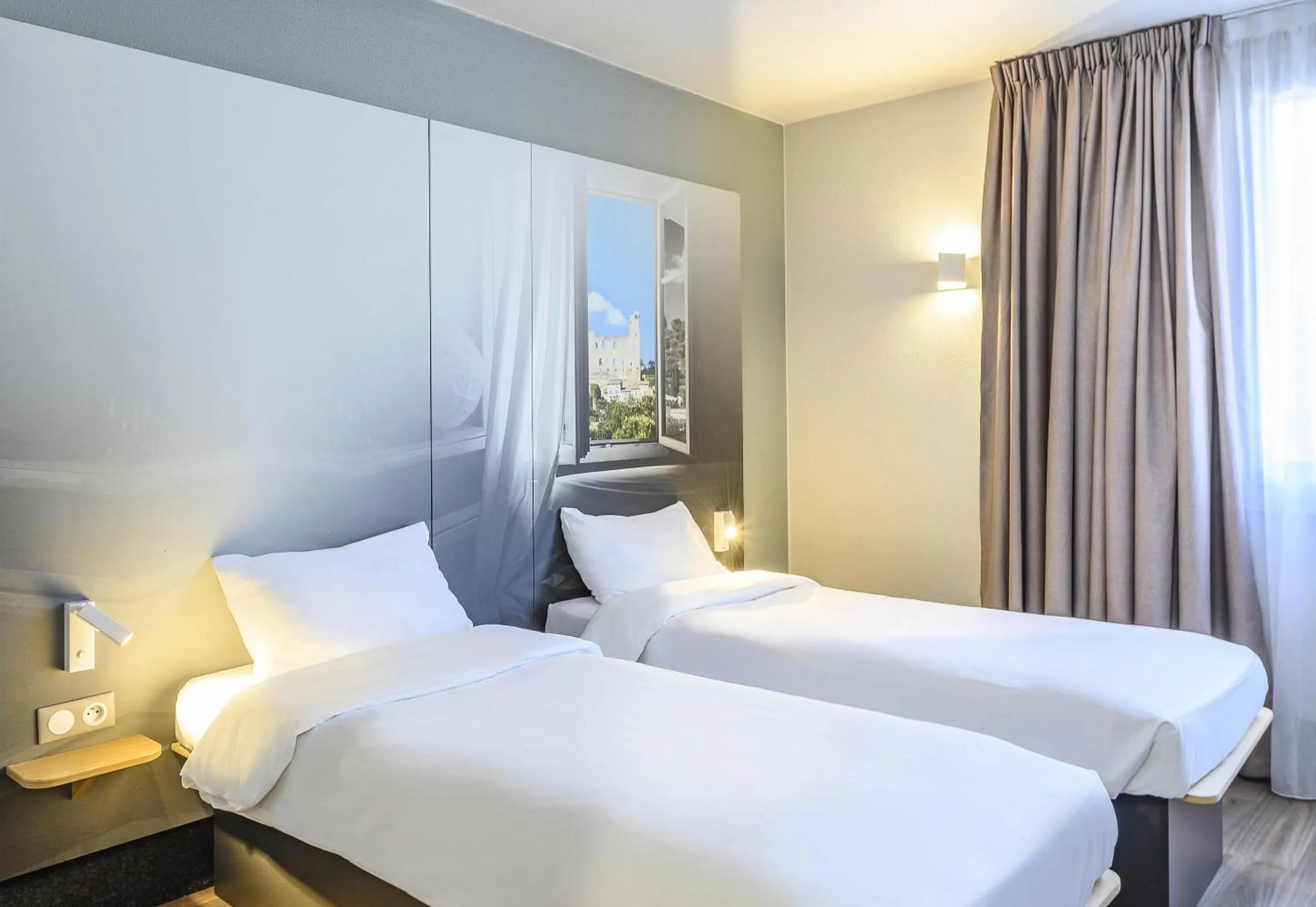 Bedroom, Bed in B&B HOTEL Orange