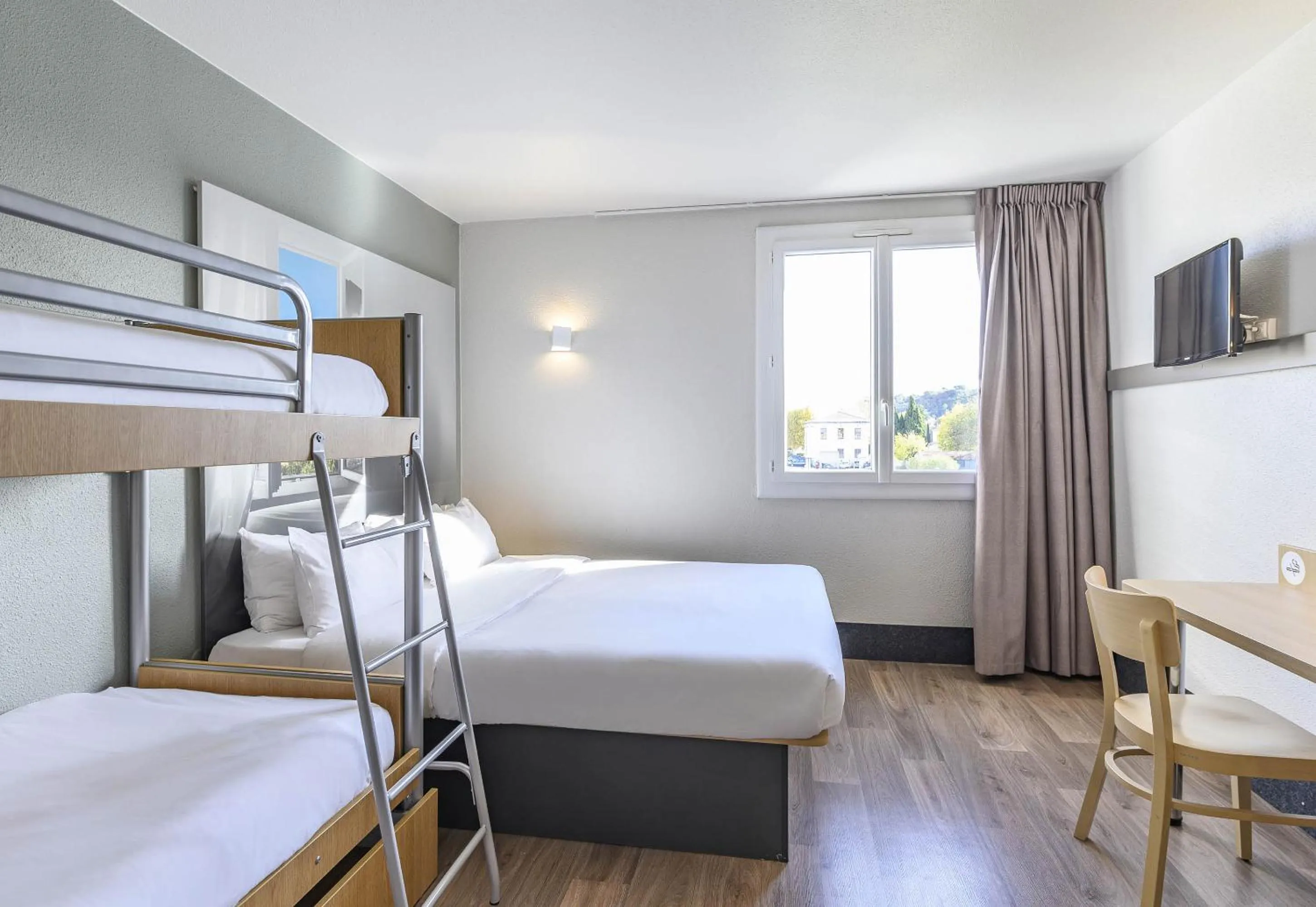 Bedroom, Bed in B&B HOTEL Orange