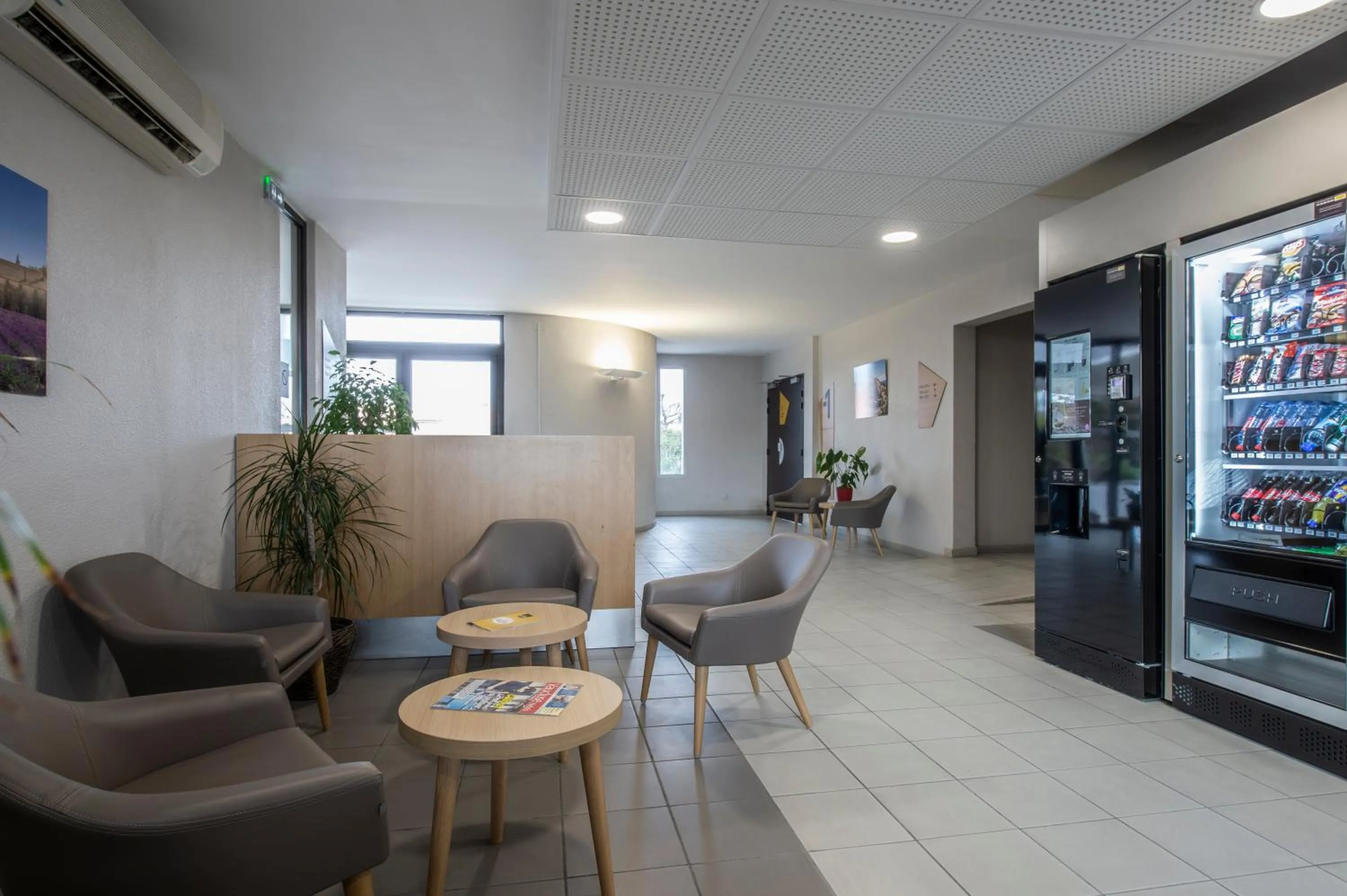 Living room in B&B HOTEL Orange