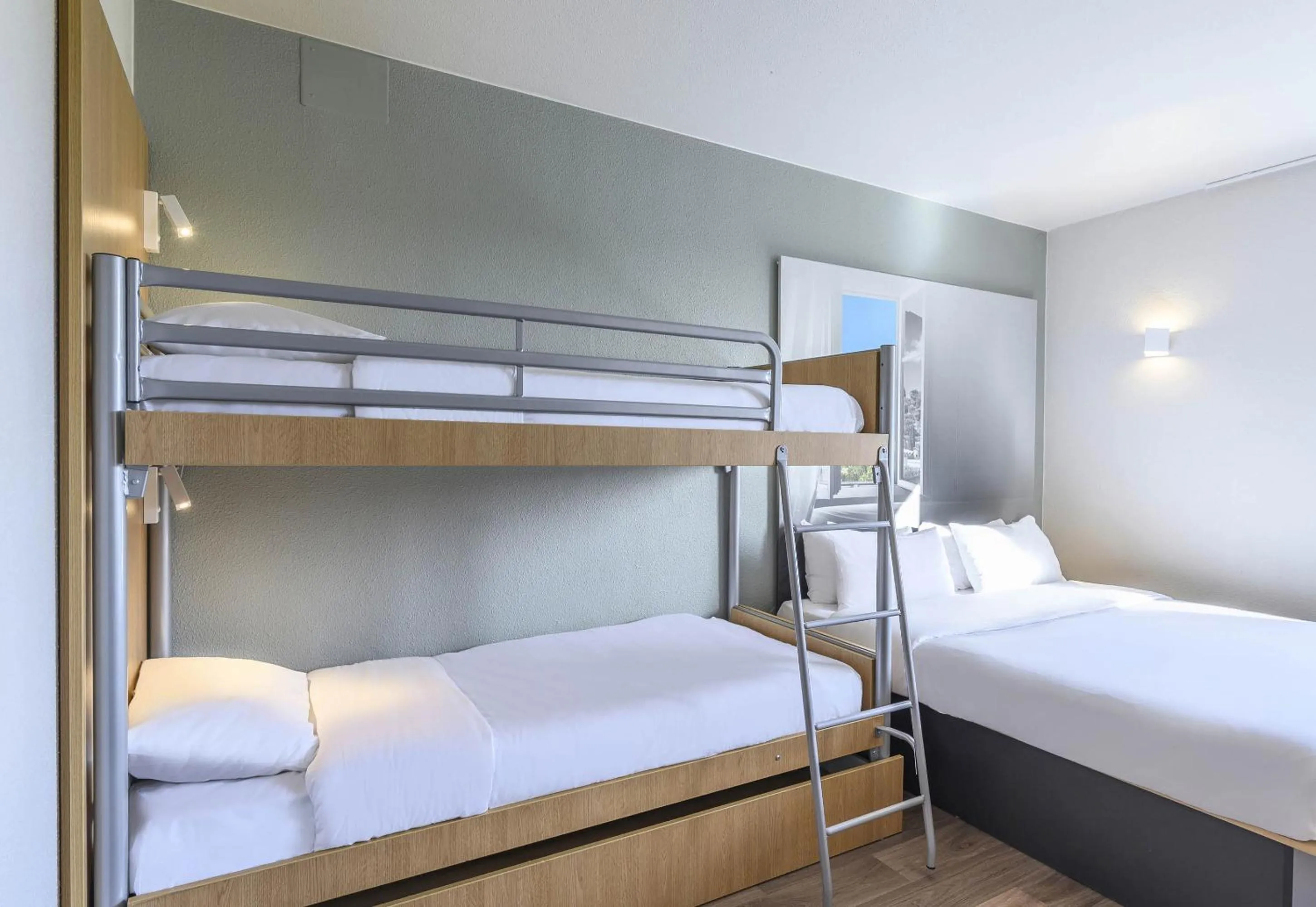 Bedroom, Bed in B&B HOTEL Orange