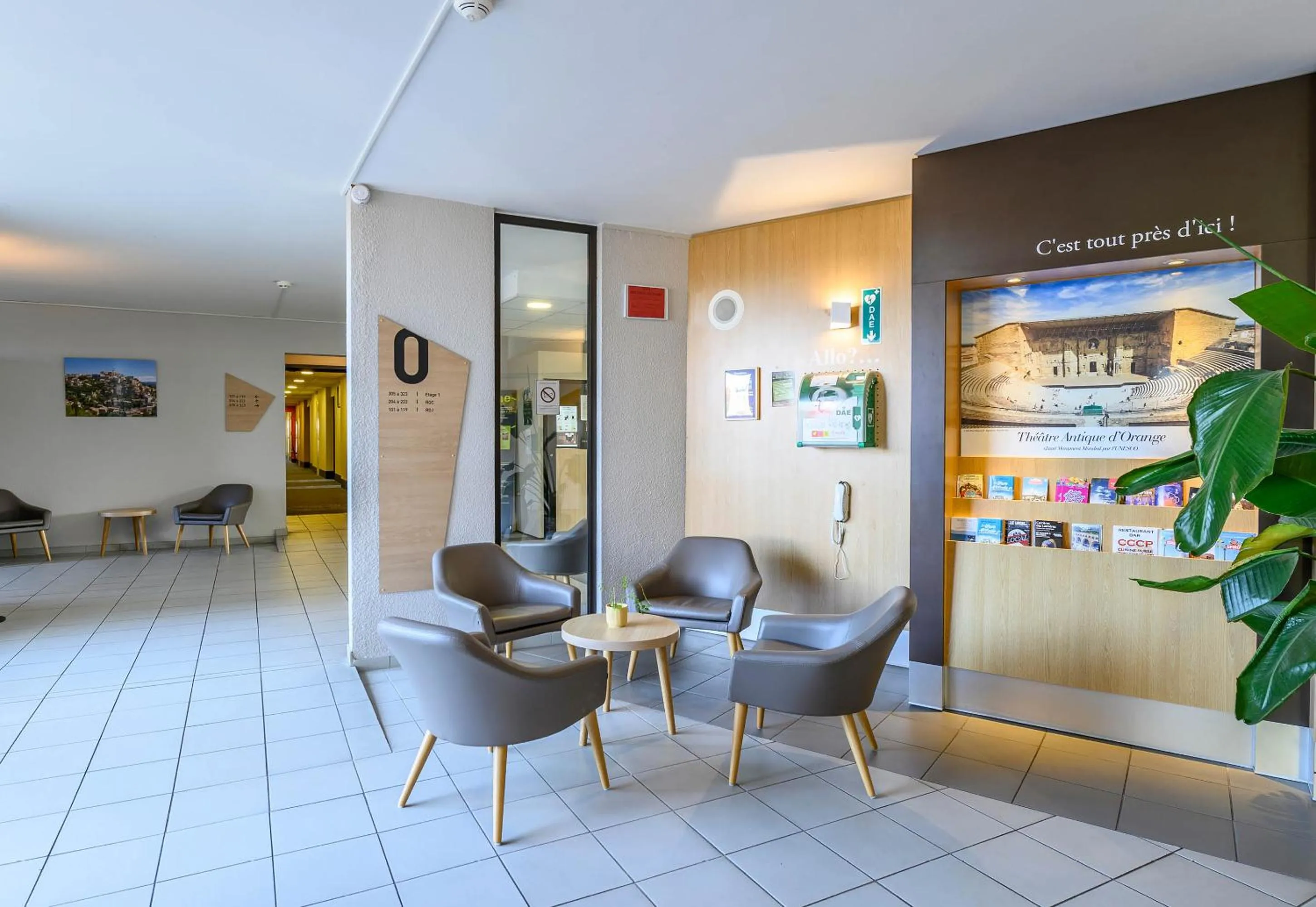 Seating area in B&B HOTEL Orange