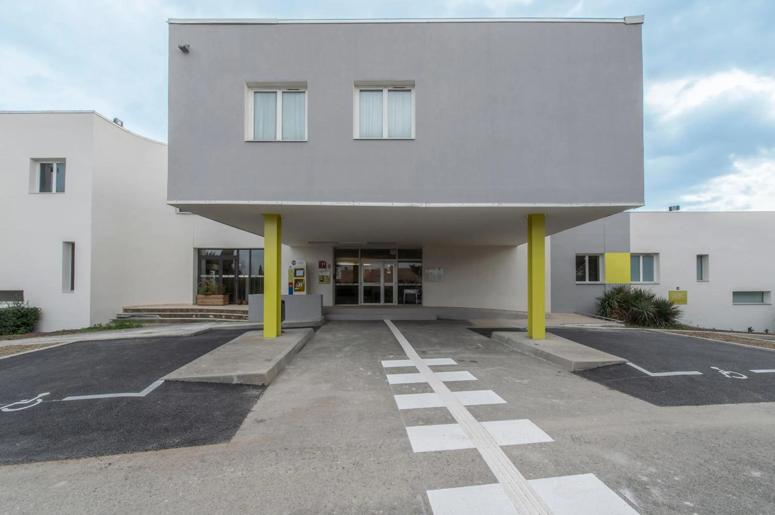 Facade/entrance in B&B HOTEL Orange