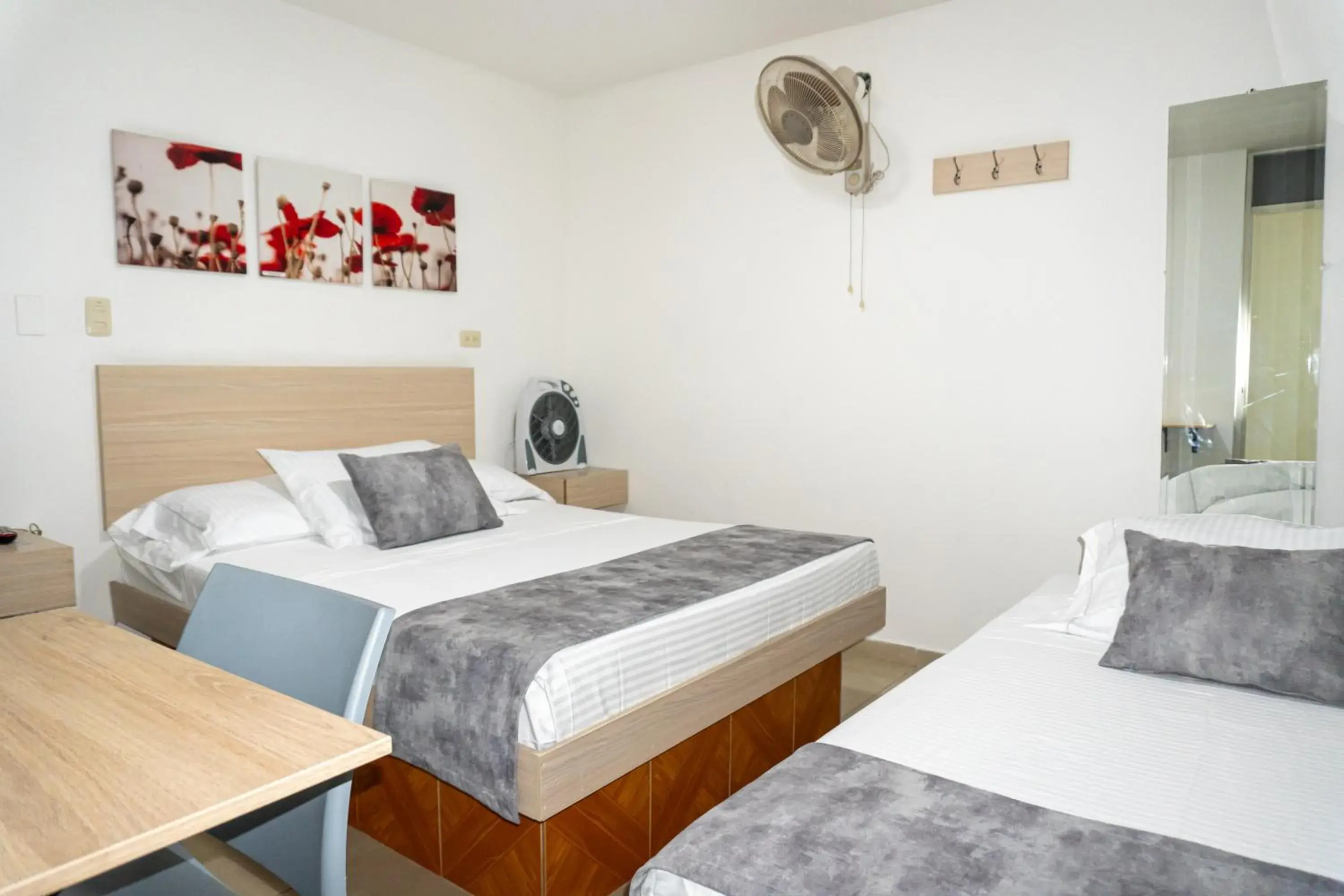 Standard Twin Room - single occupancy in Hotel Alcaravan Medellín Standard Twin Room - single occupancy in Hotel Alcaravan Medellín