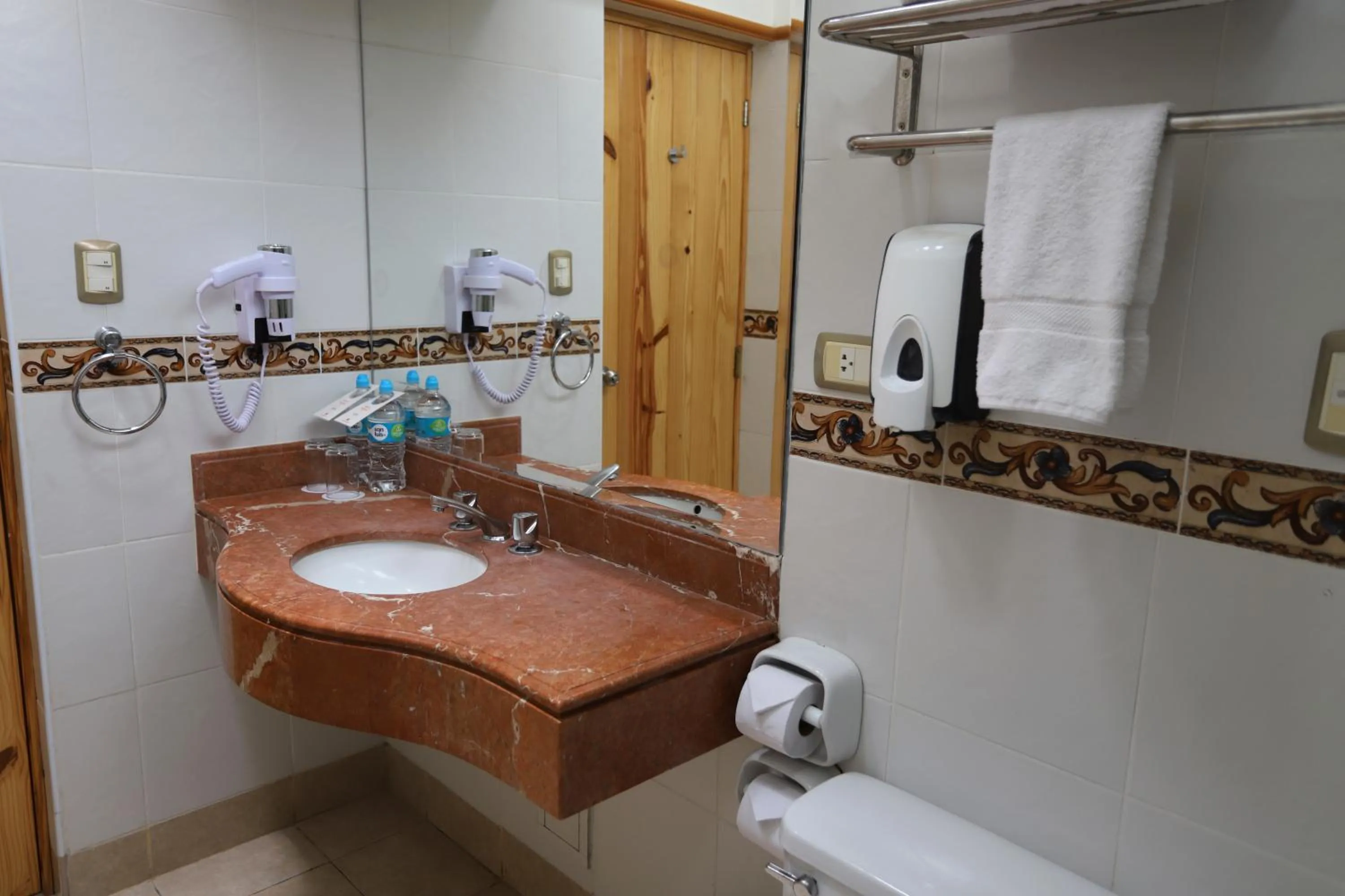 Shower in Casa Andina Standard Chincha