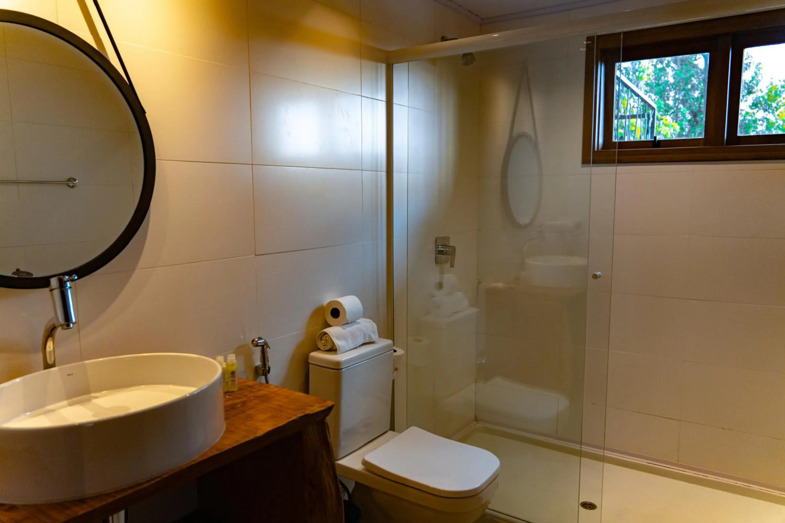 Shower in Surya-Pan Refúgio Hotel - Super Pet Friendly