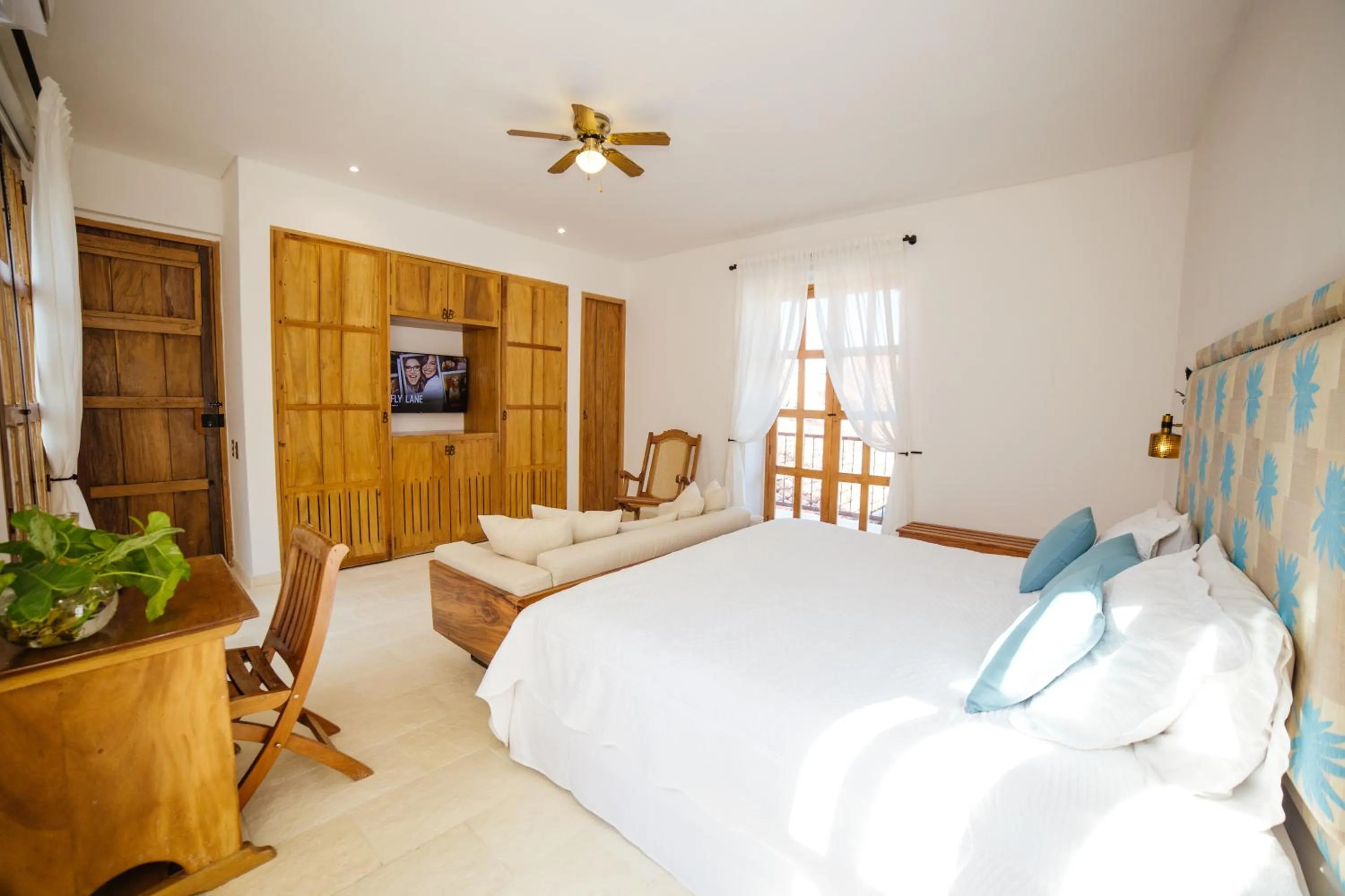 TV and multimedia, Bed in Bioma Boutique Hotel