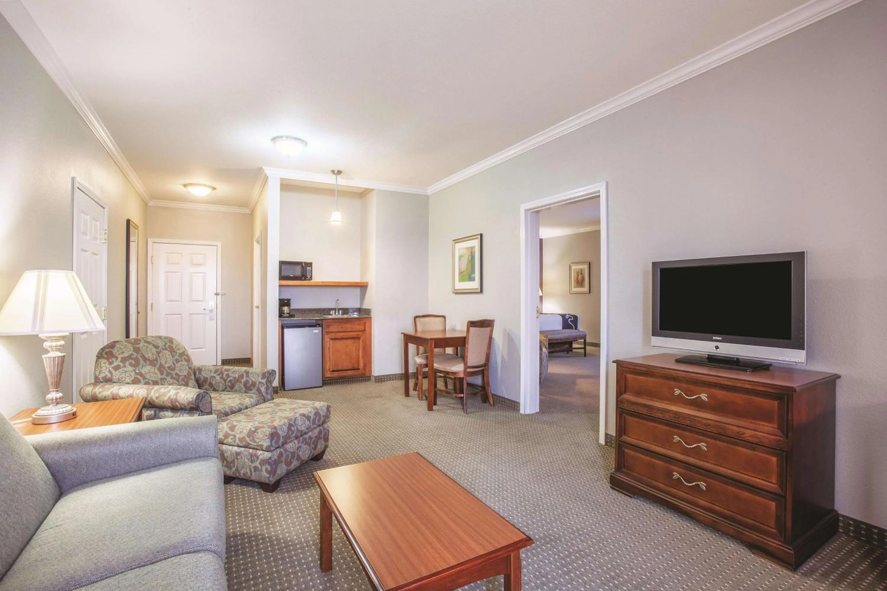 Photo of the whole room in La Quinta by Wyndham Gainesville