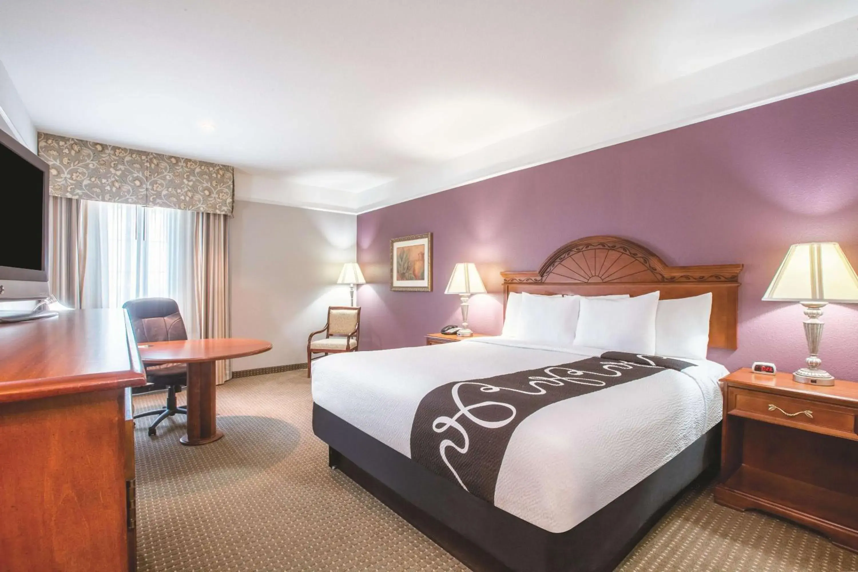 Deluxe King Room in La Quinta by Wyndham Gainesville Deluxe King Room in La Quinta by Wyndham Gainesville