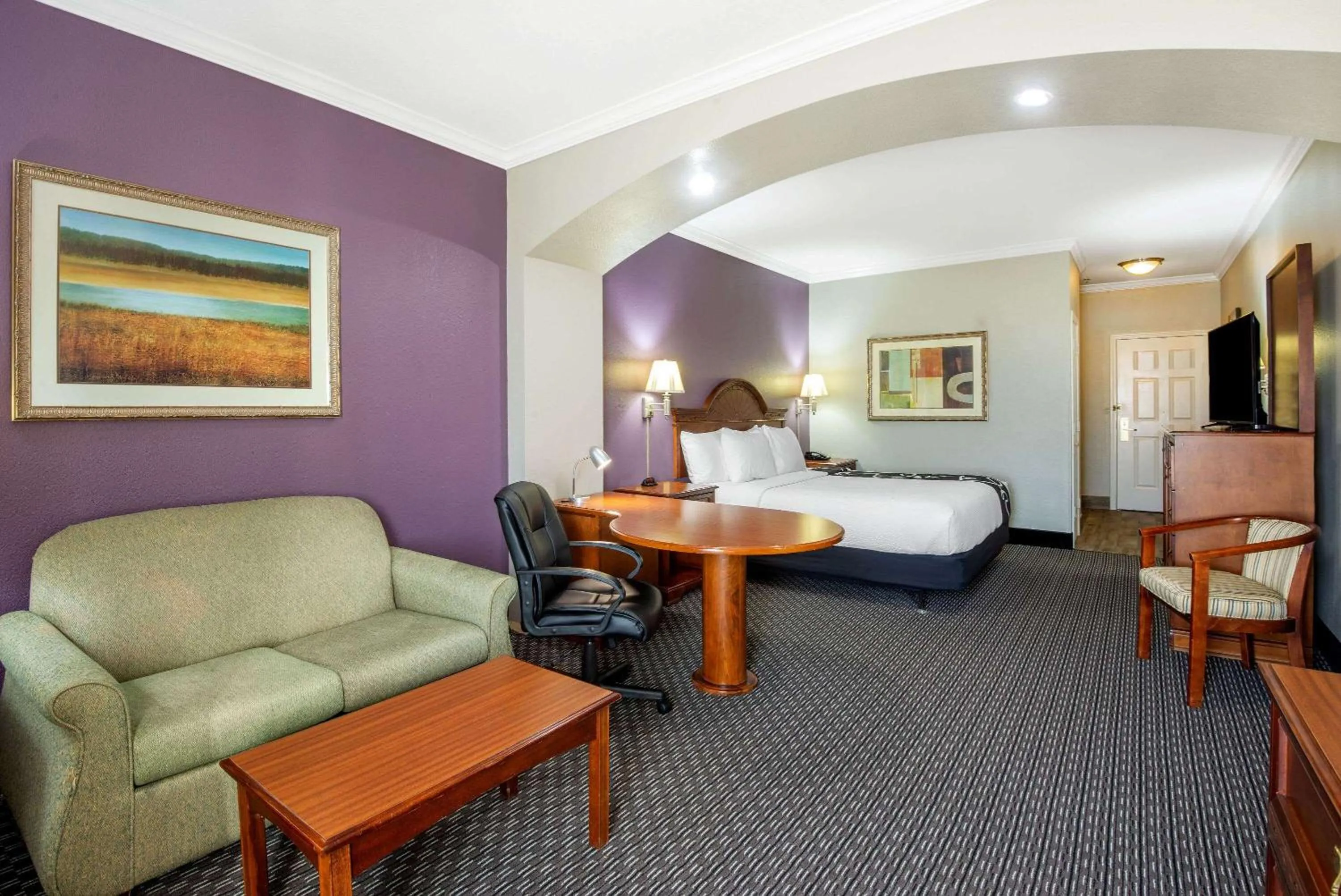 Photo of the whole room, Bed in La Quinta by Wyndham Gainesville