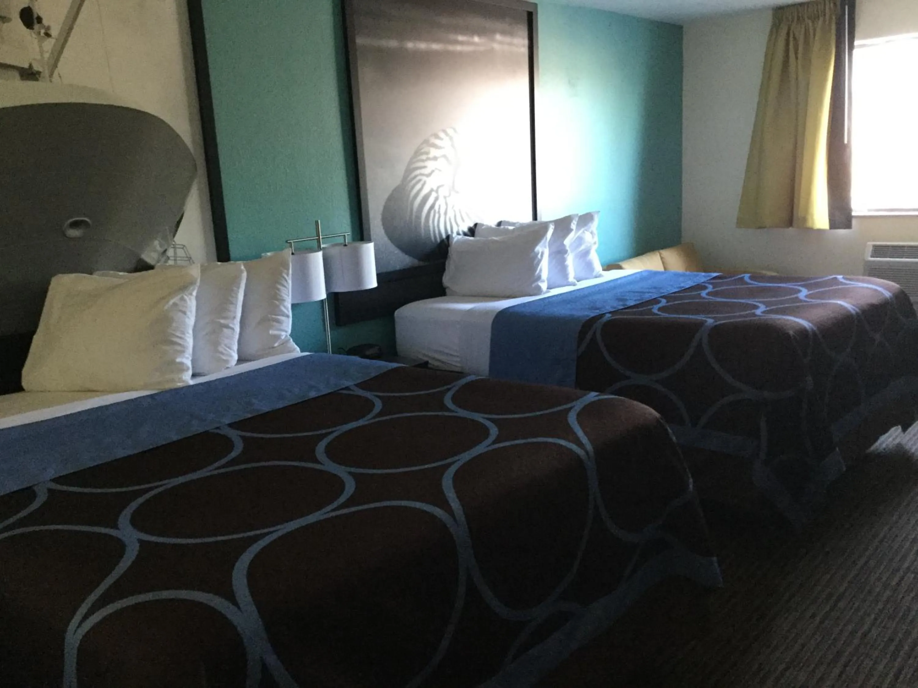 Bedroom, Bed in Super8 by Wyndham NEARBY Clearwater St Petersburg International Airport