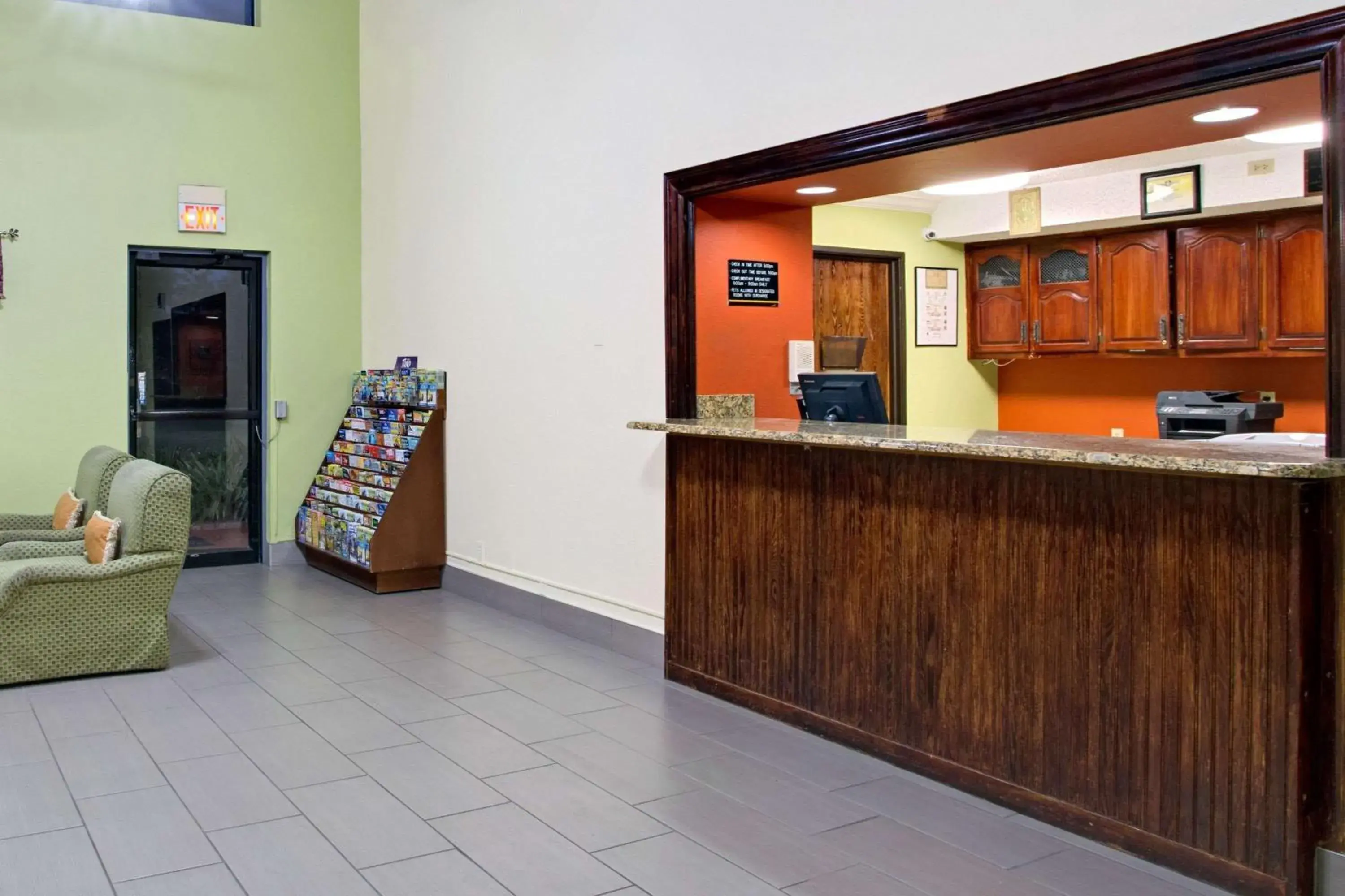 Lobby or reception in Super8 by Wyndham NEARBY Clearwater St Petersburg International Airport Lobby or reception in Super8 by Wyndham NEARBY Clearwater St Petersburg International Airport