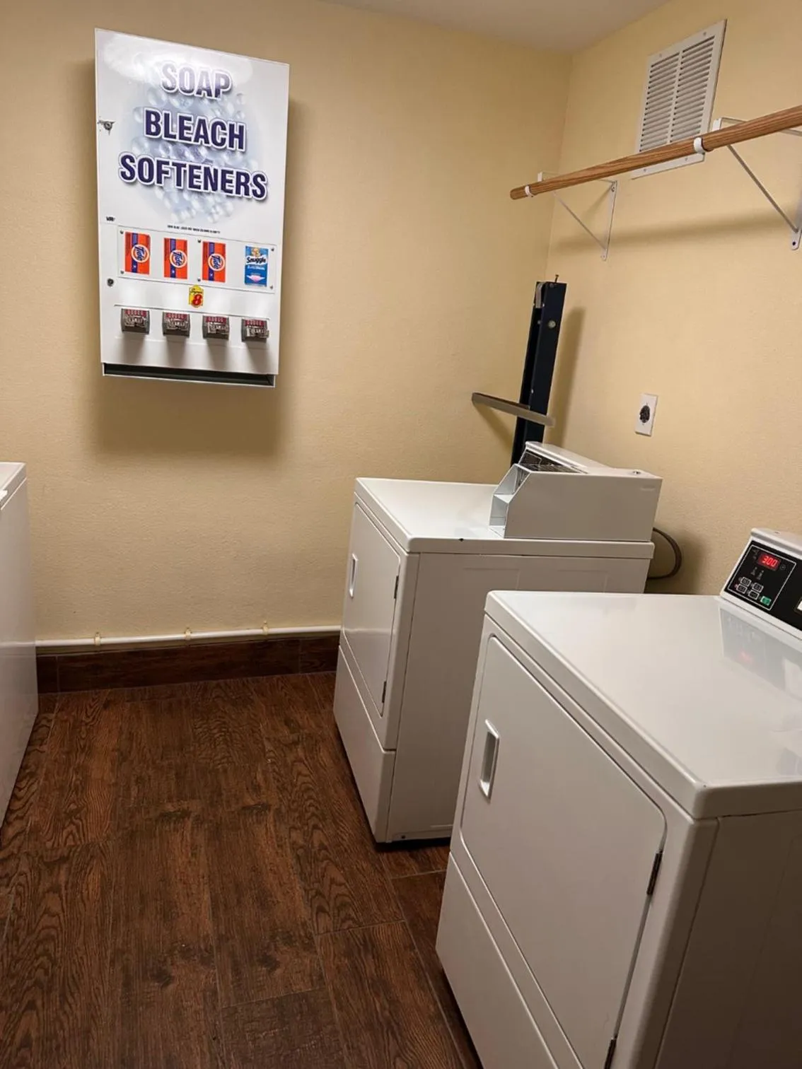 laundry in Super8 by Wyndham NEARBY Clearwater St Petersburg International Airport