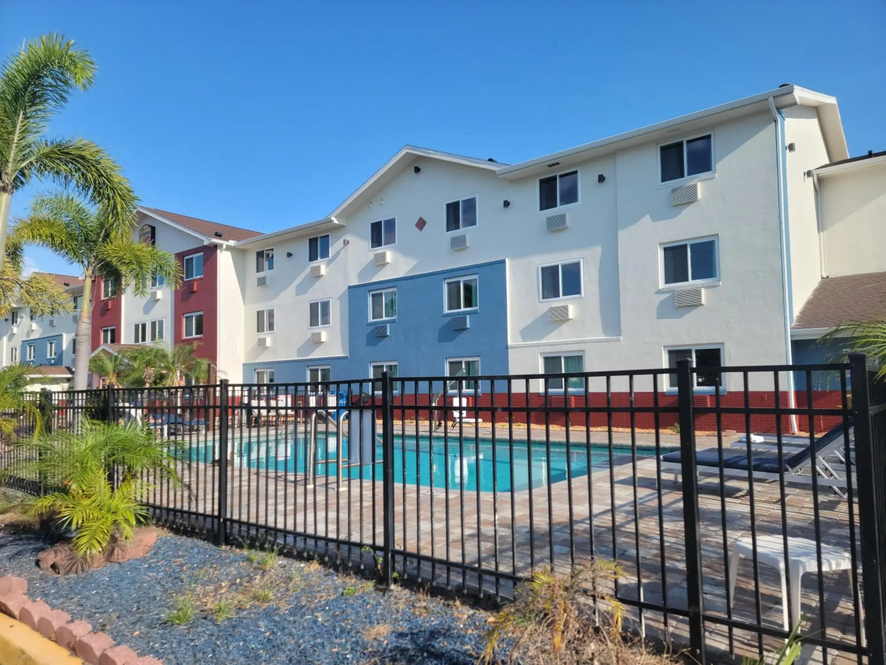 Property building in Super8 by Wyndham NEARBY Clearwater St Petersburg International Airport Property building in Super8 by Wyndham NEARBY Clearwater St Petersburg International Airport