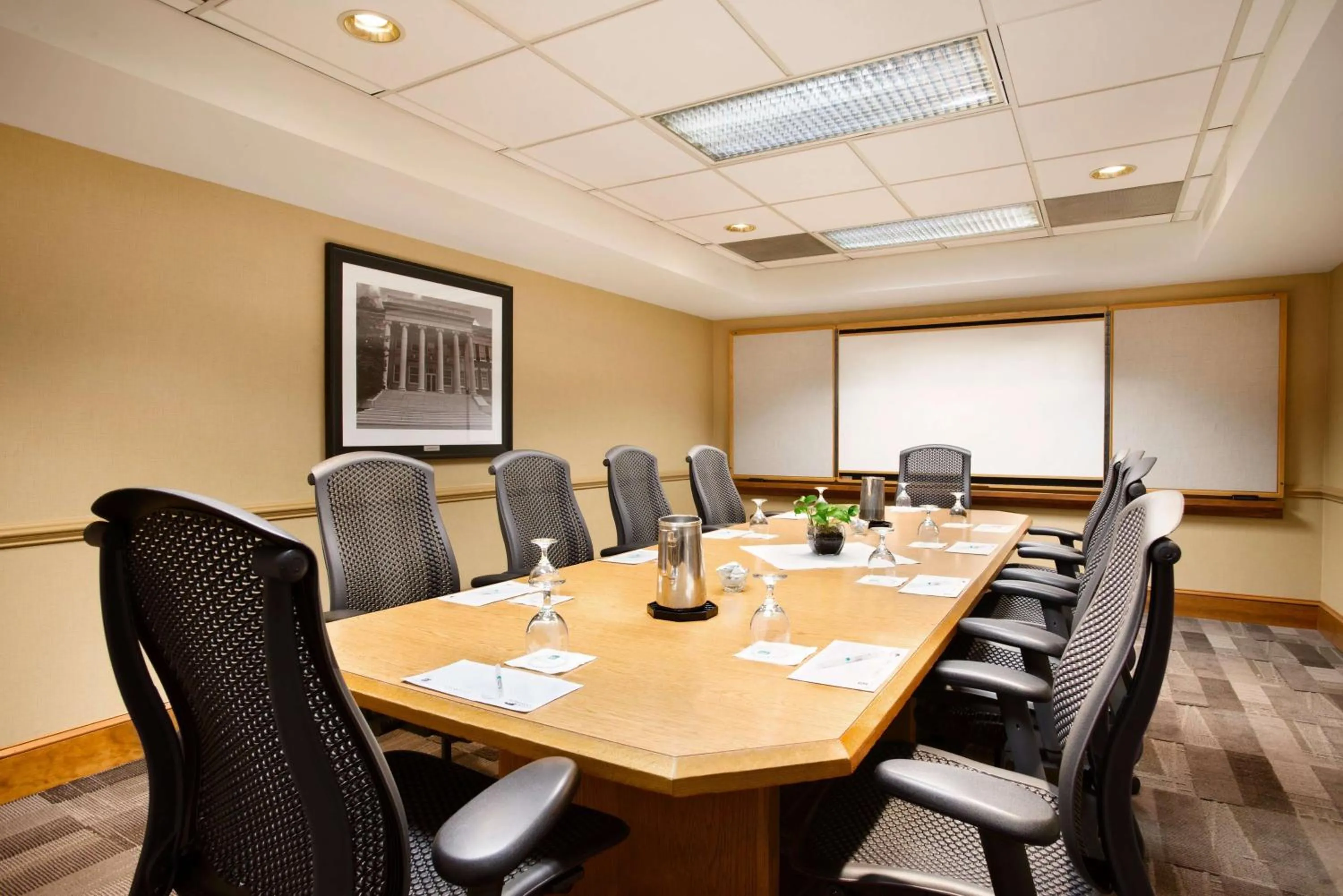 Meeting/conference room in Embassy Suites by Hilton Greensboro Airport