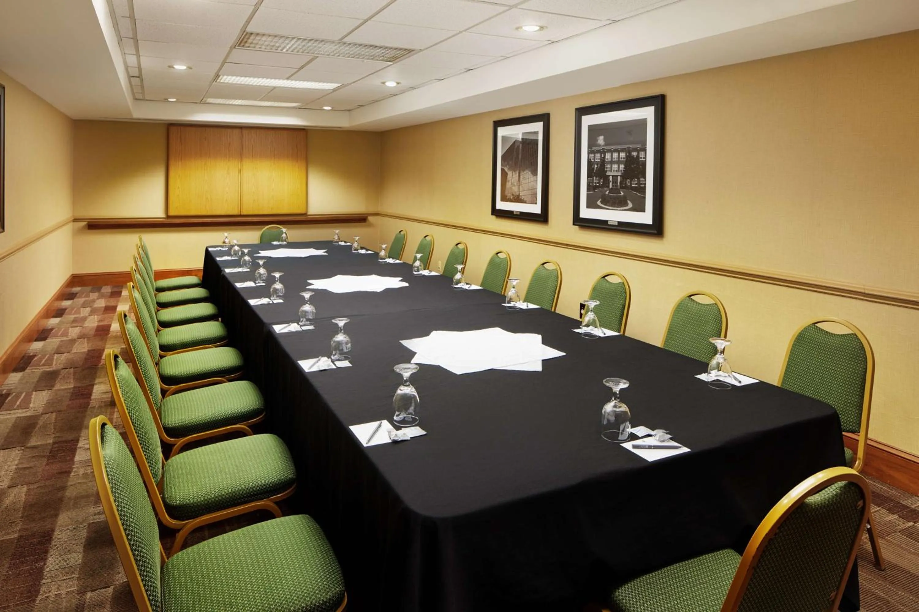 Meeting/conference room in Embassy Suites by Hilton Greensboro Airport