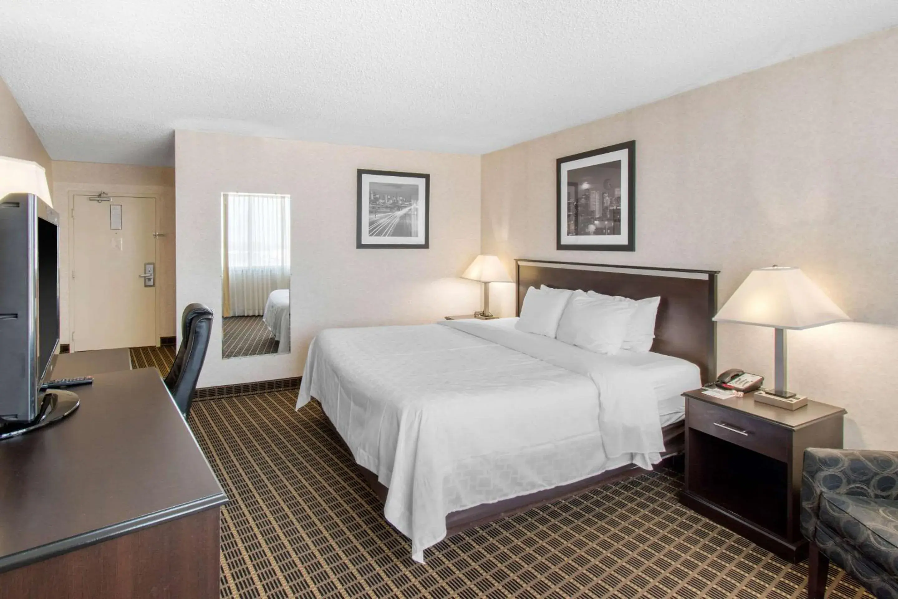 Bedroom in Clarion Hotel Denver Central