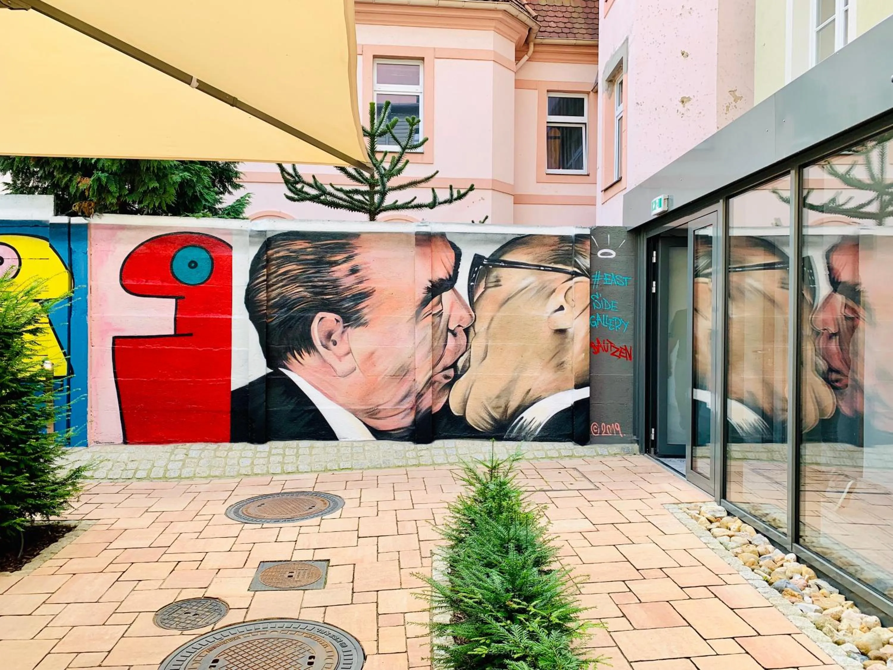 Property building in MOMENTS Boutique Hotel