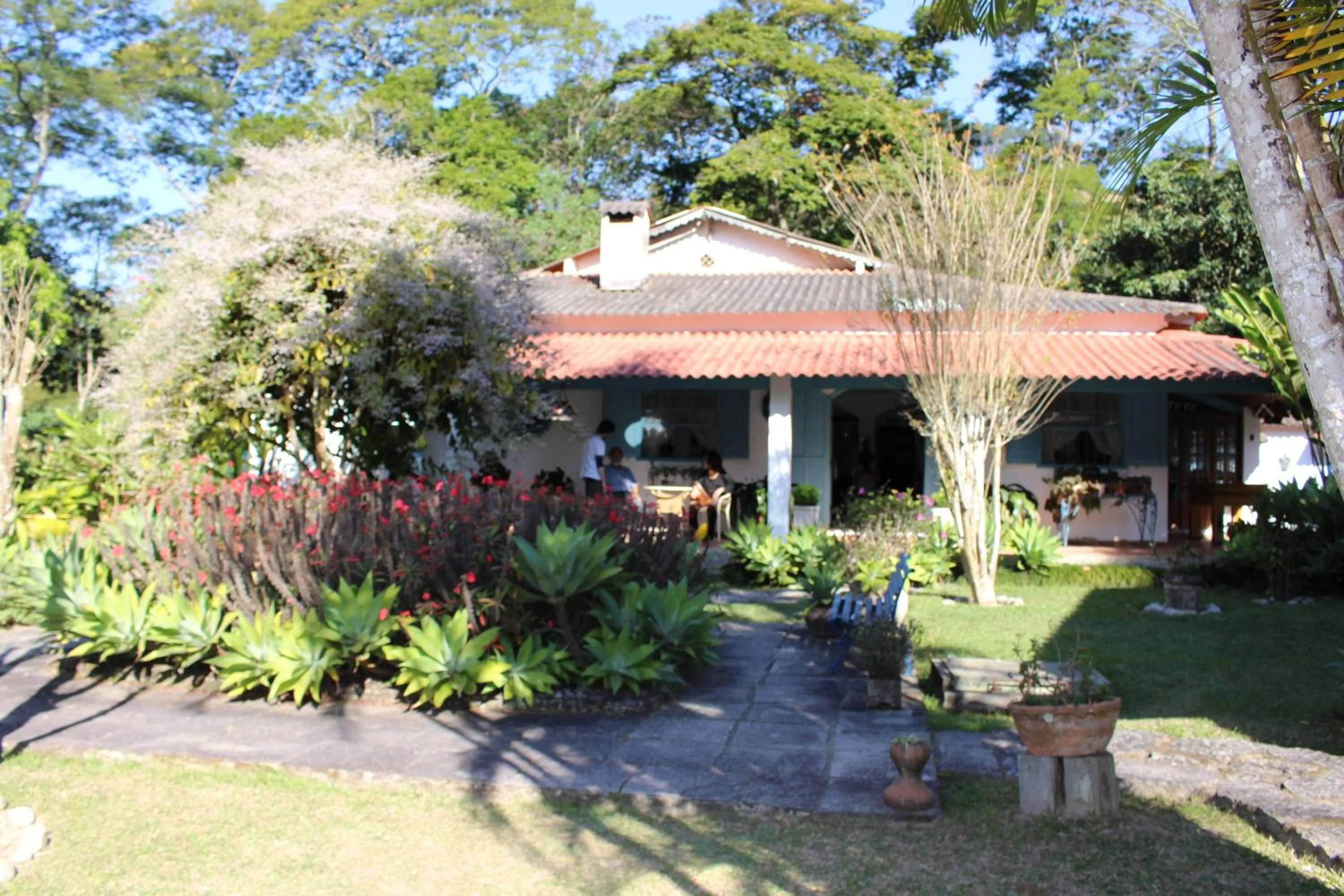 Property building in Hotel Pousada Esmeralda