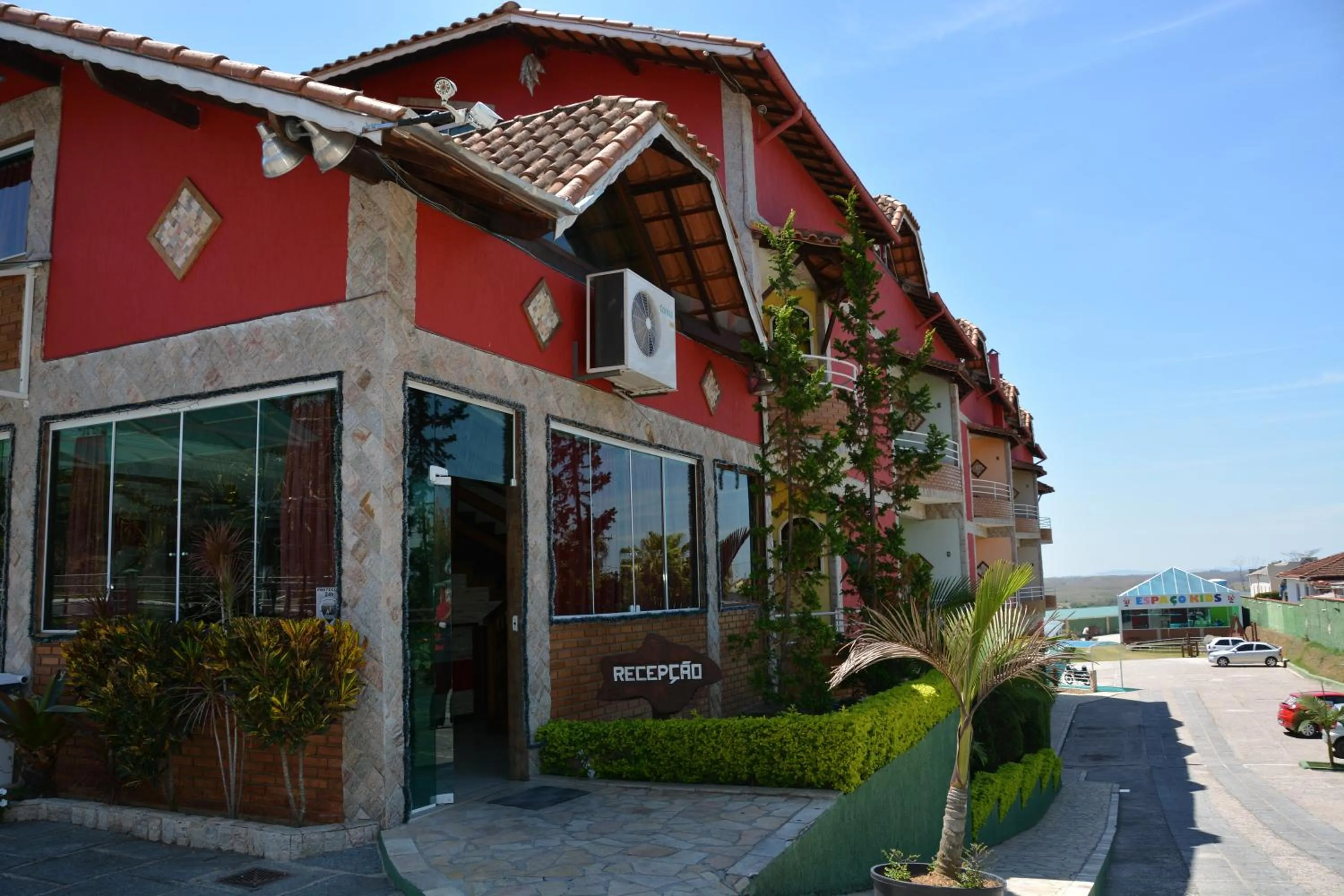 Facade/entrance in Hotel do Papai Noel