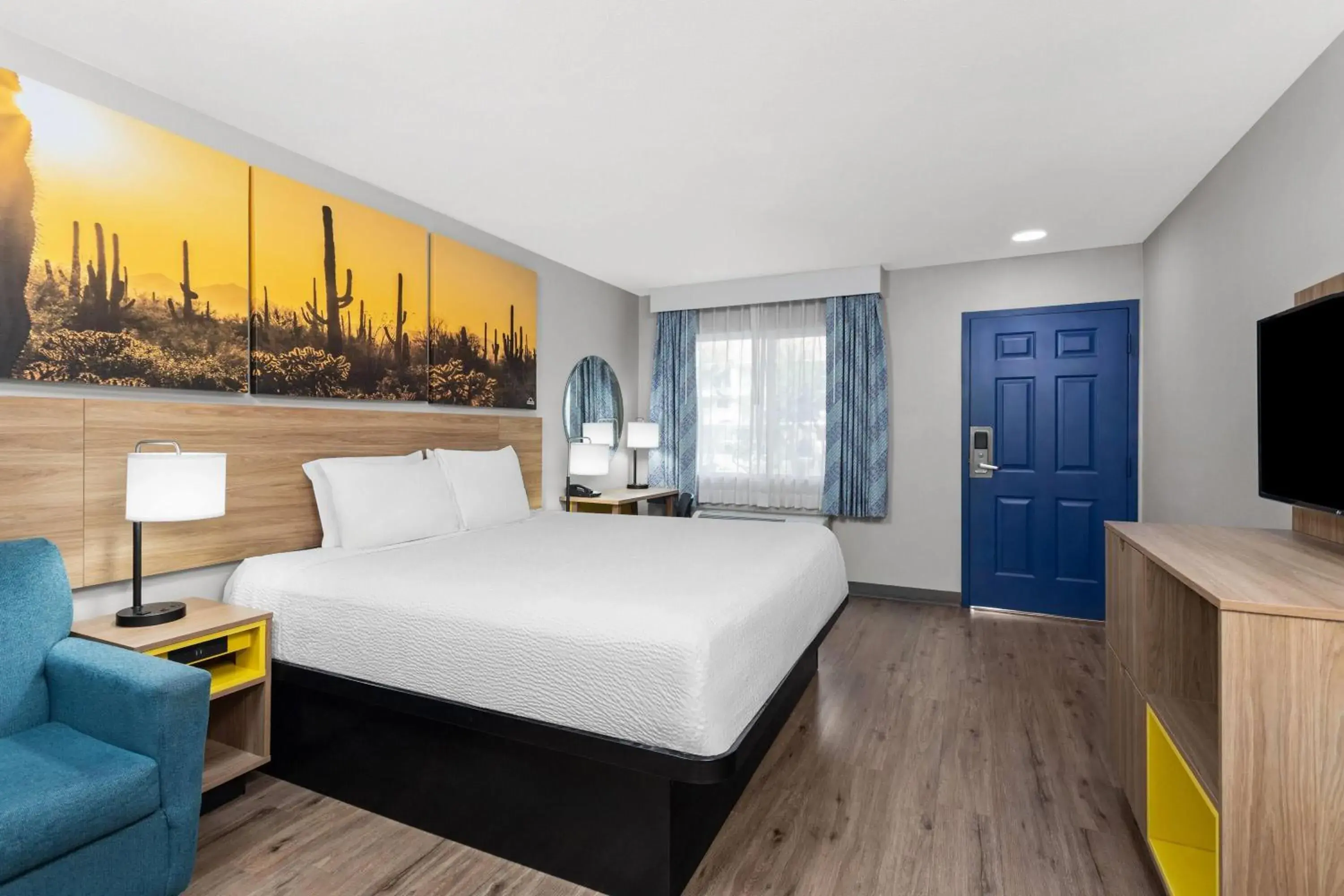 Photo of the whole room, Bed in Days Inn by Wyndham Phoenix West Photo of the whole room, Bed in Days Inn by Wyndham Phoenix West