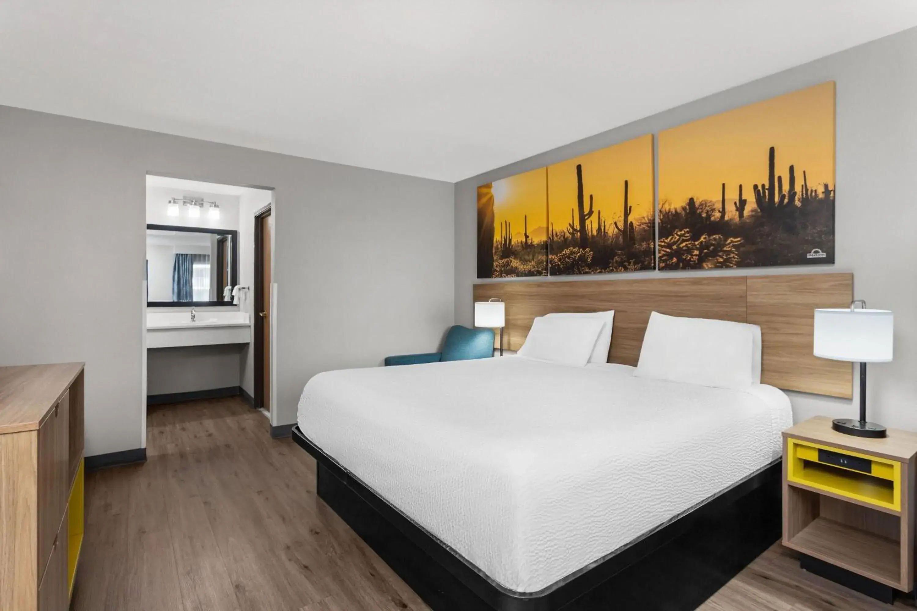 Photo of the whole room, Bed in Days Inn by Wyndham Phoenix West Photo of the whole room, Bed in Days Inn by Wyndham Phoenix West