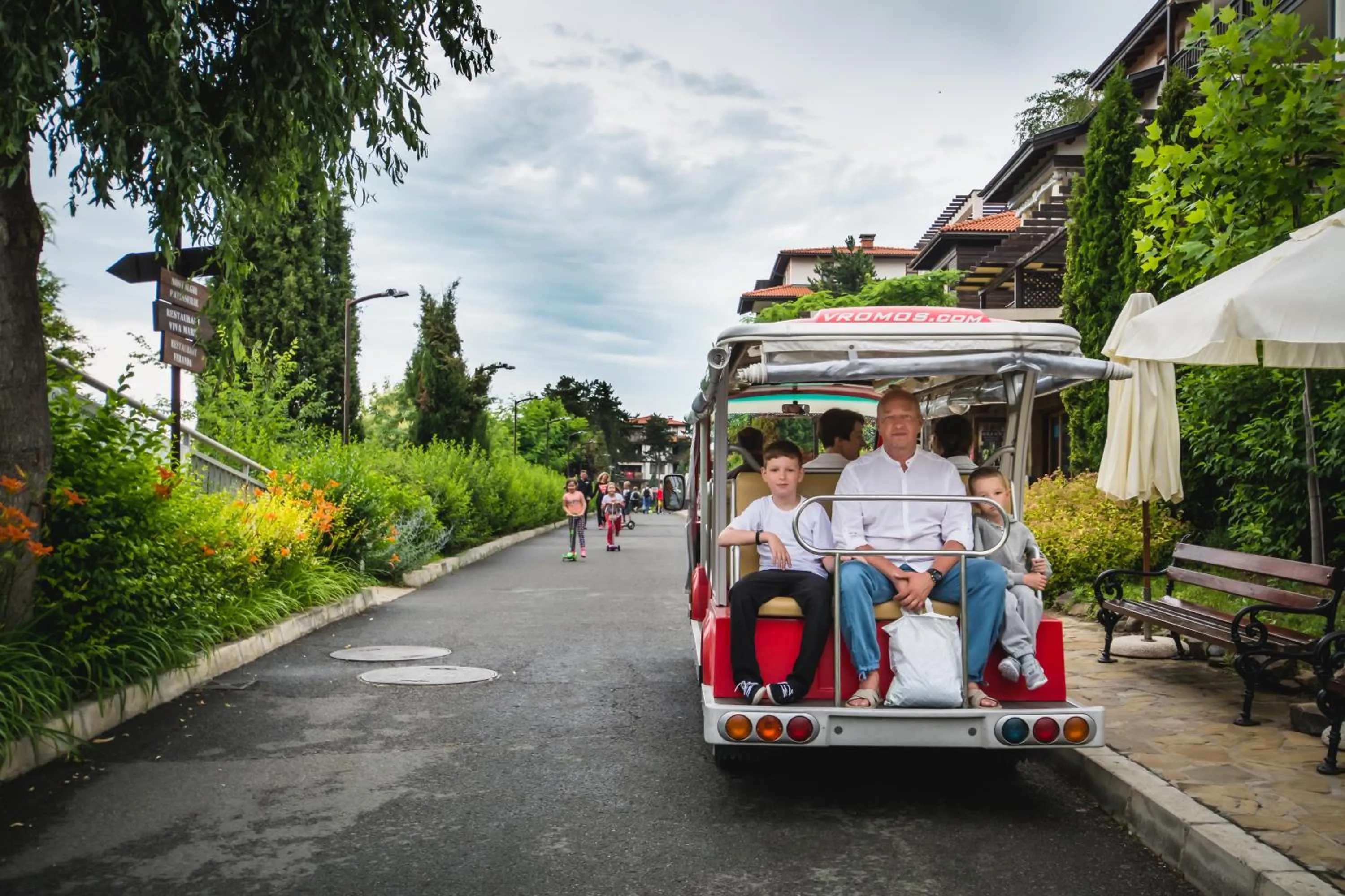 Area and facilities in Santa Marina Holiday Village
