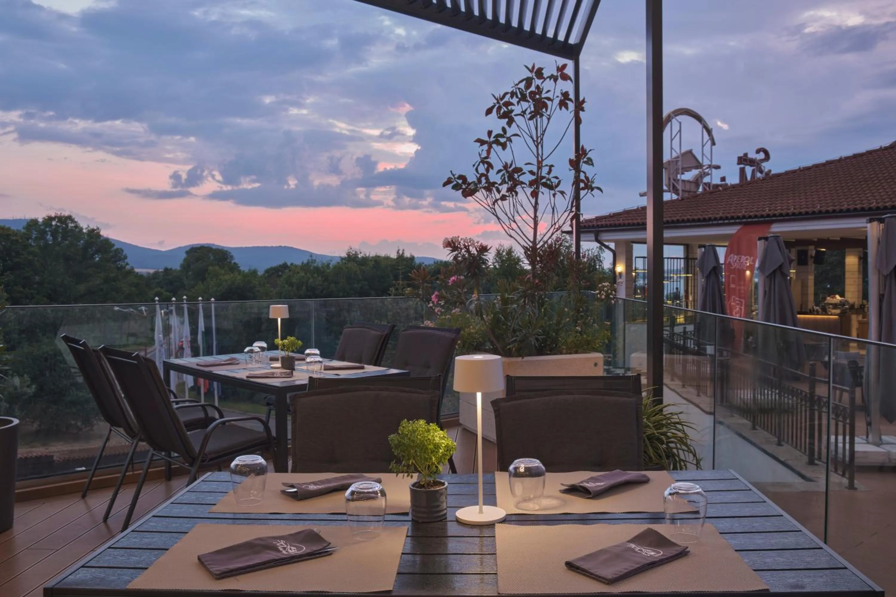 Restaurant/places to eat in Santa Marina Holiday Village