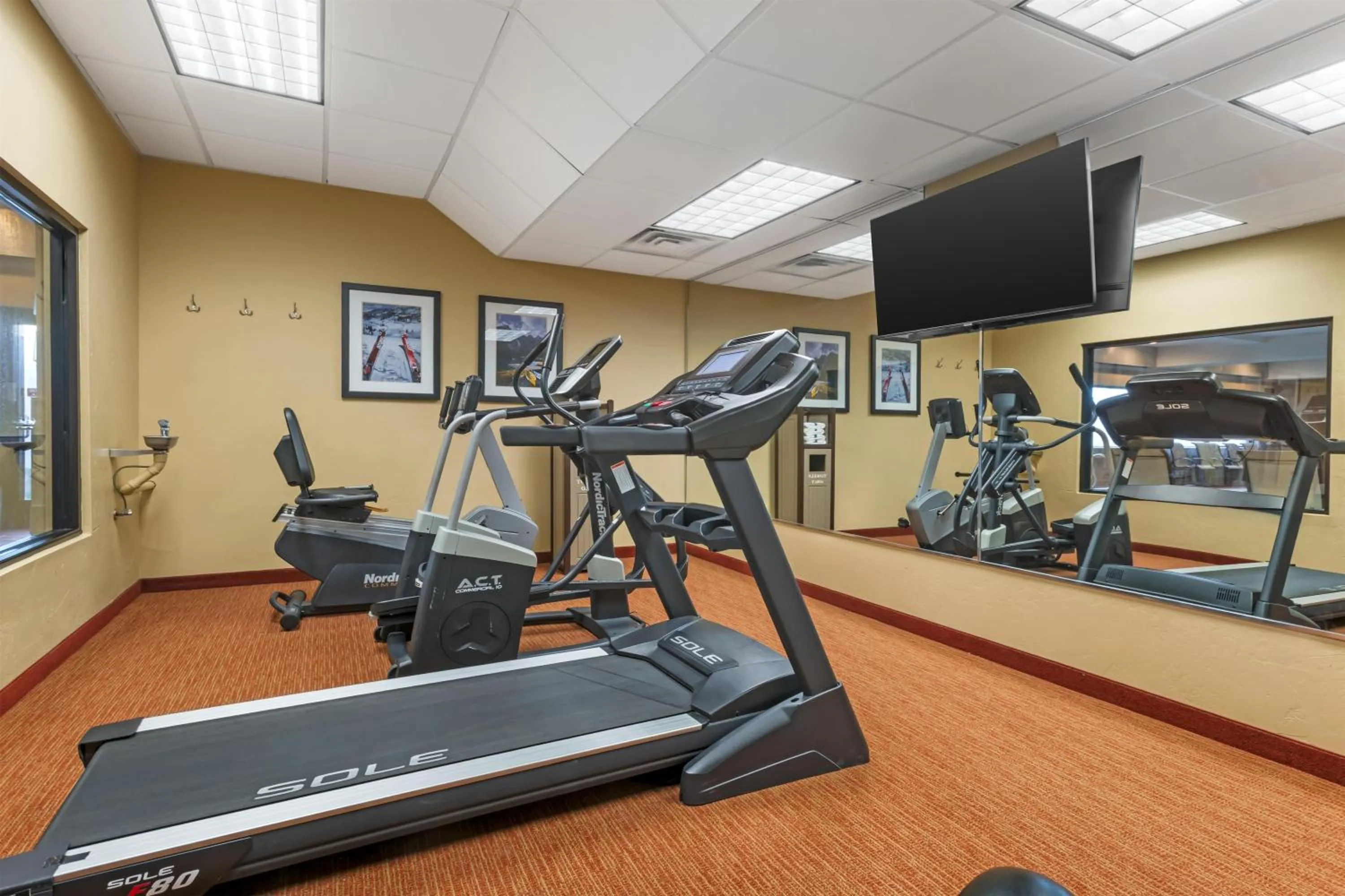 Fitness centre/facilities in Best Western Plus Canyon Pines
