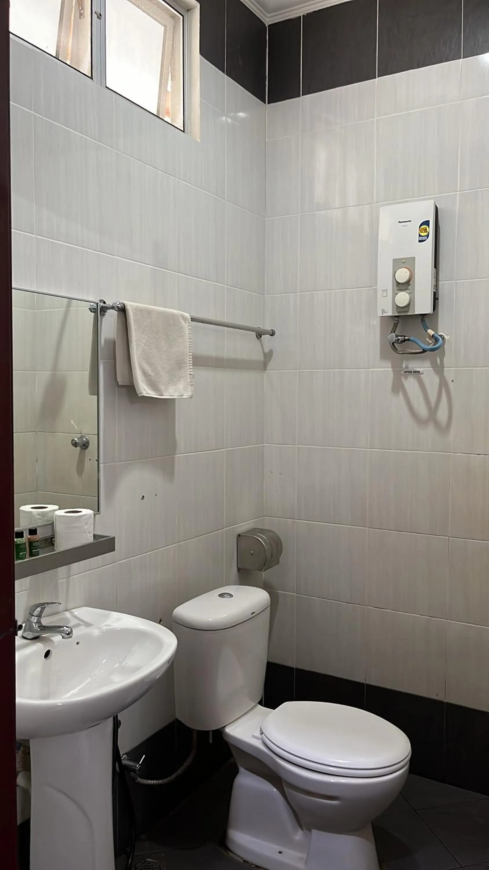 Shower in White Lodge