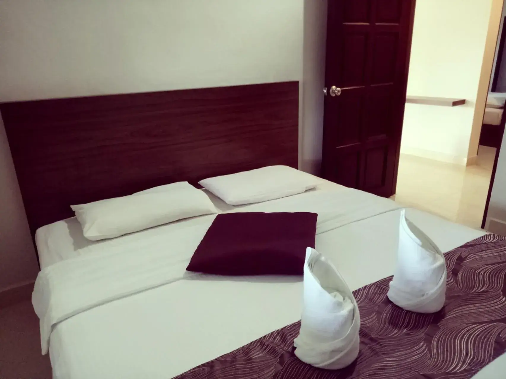 Photo of the whole room, Bed in White Lodge Photo of the whole room, Bed in White Lodge