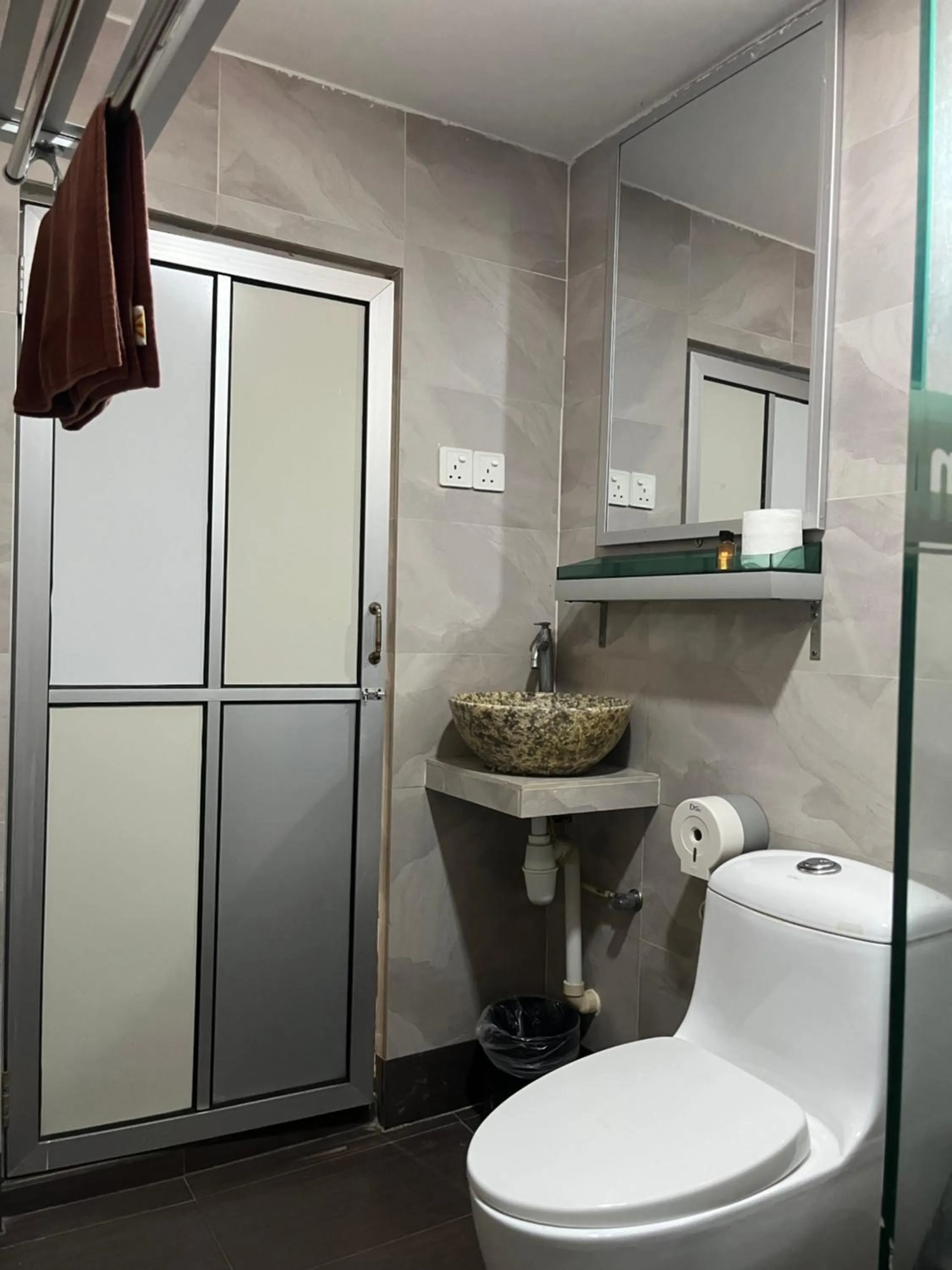 towels in White Lodge