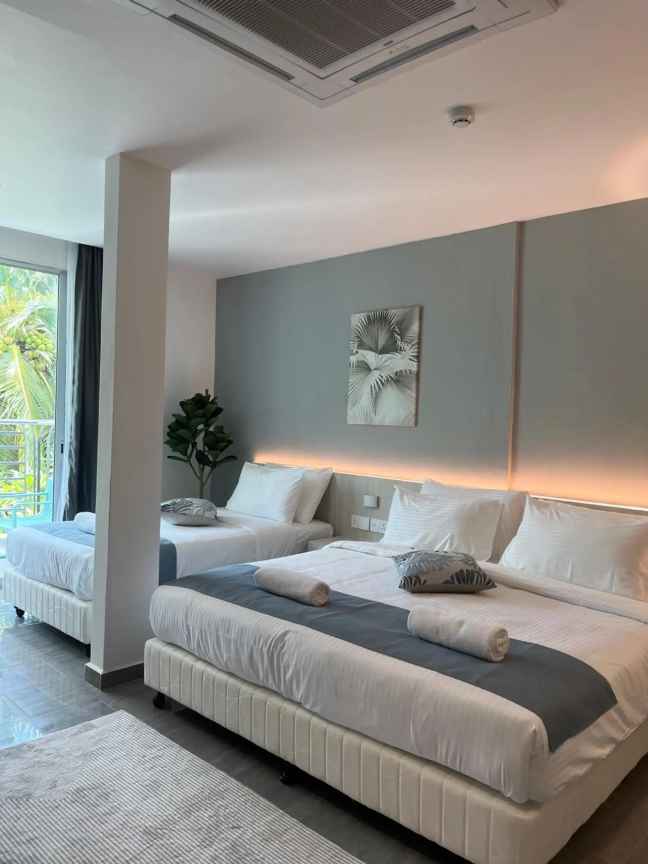 Bedroom, Bed in White Lodge Bedroom, Bed in White Lodge