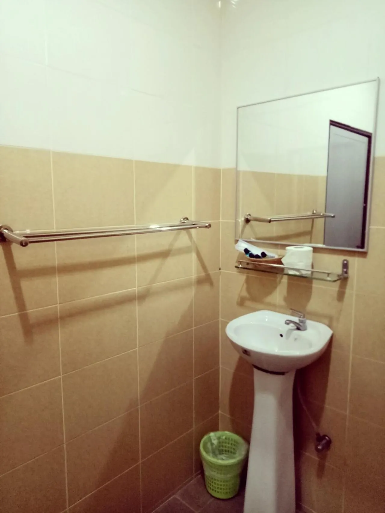 Bathroom in White Lodge