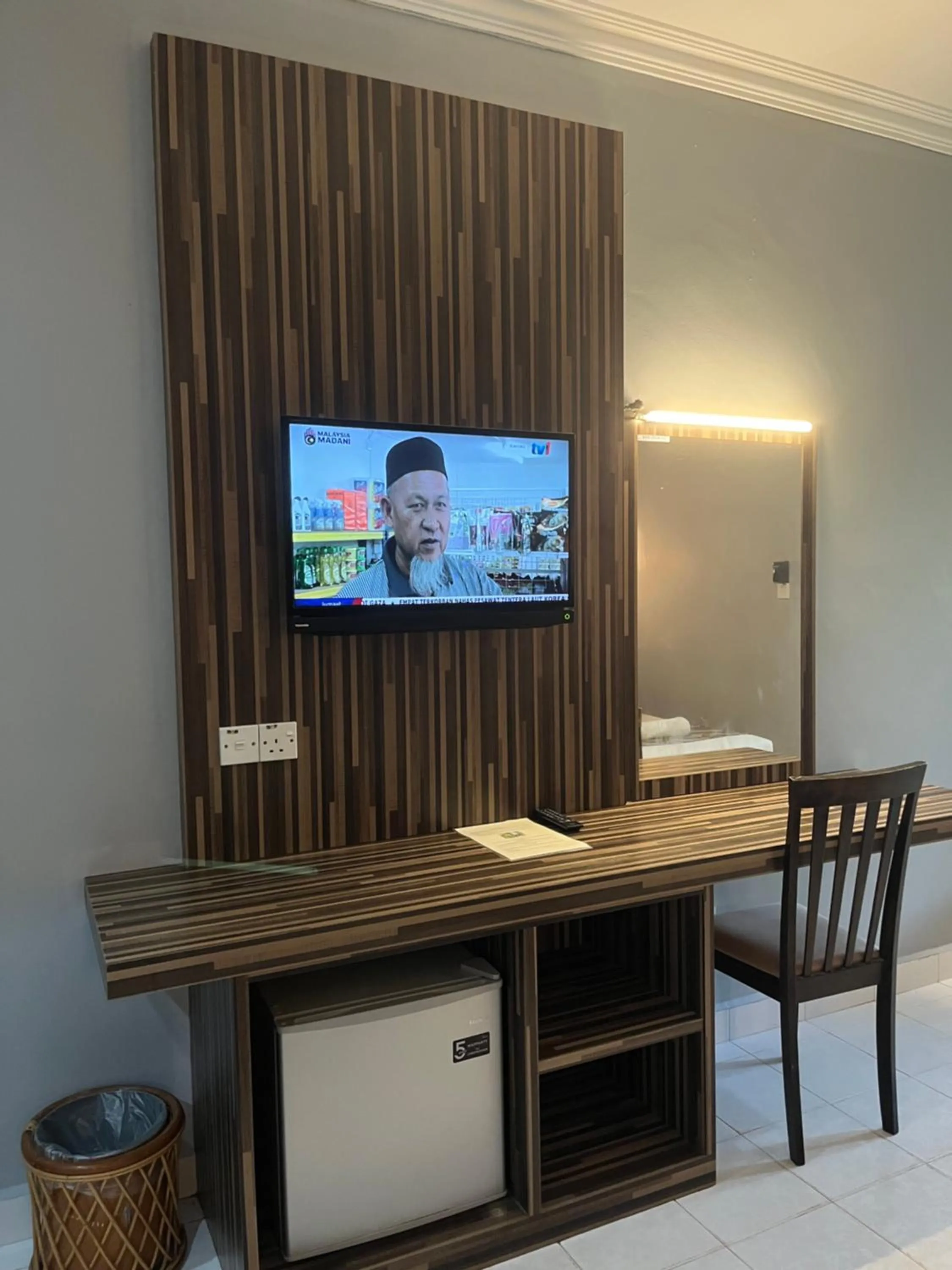 Communal lounge/ TV room in White Lodge