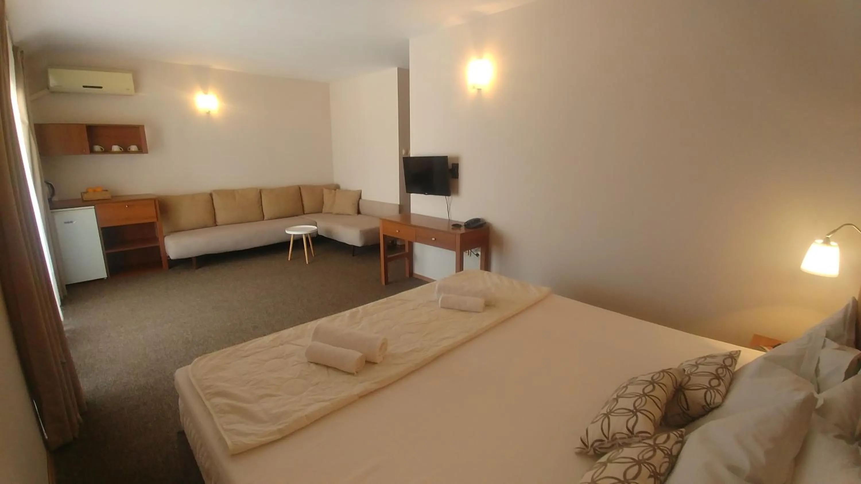 Photo of the whole room, Bed in Family Hotel Muses