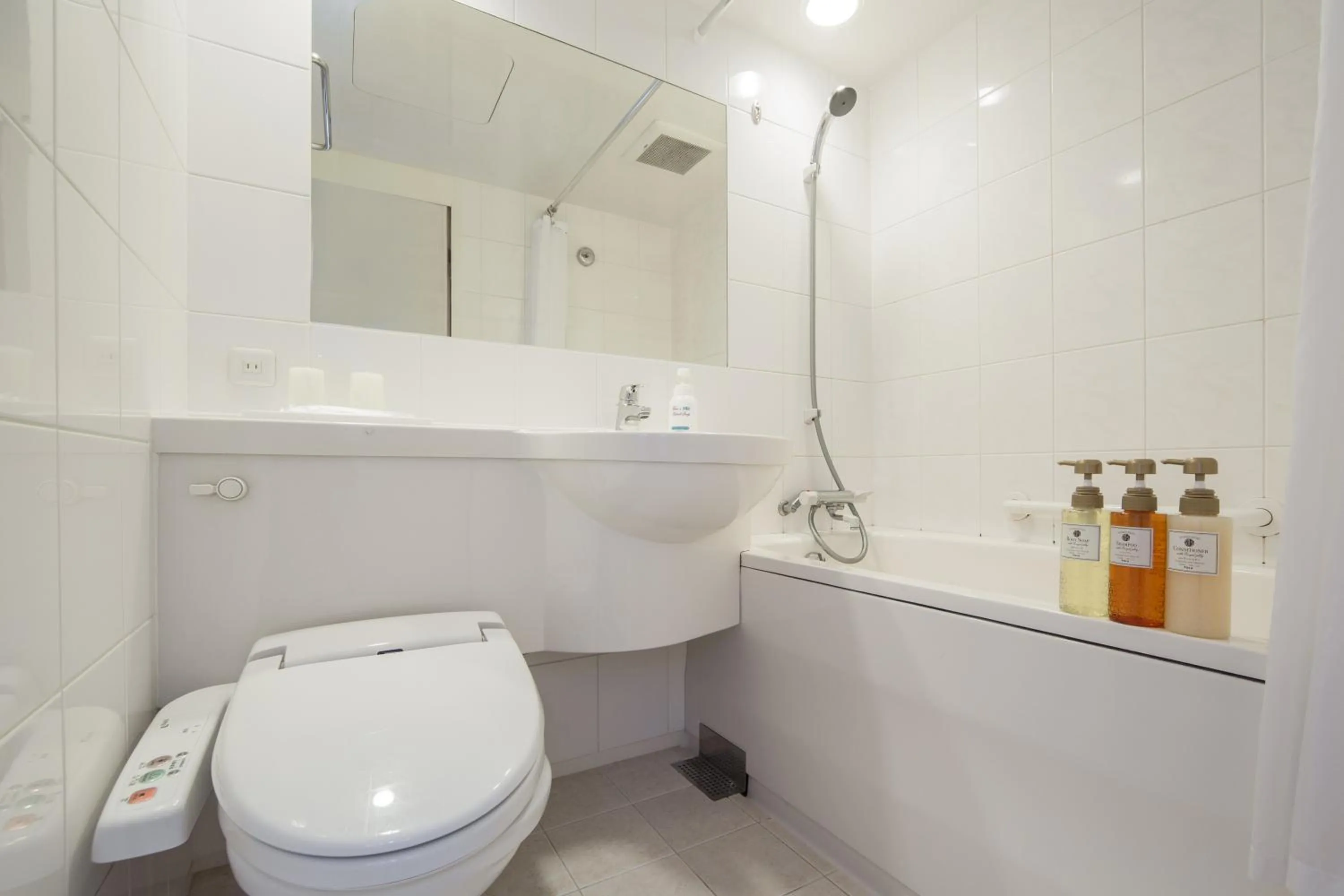 Deluxe Twin Room with Kitchenette and Balcony - Non-Smoking in HOTEL MYSTAYS Fukuoka Tenjin Minami