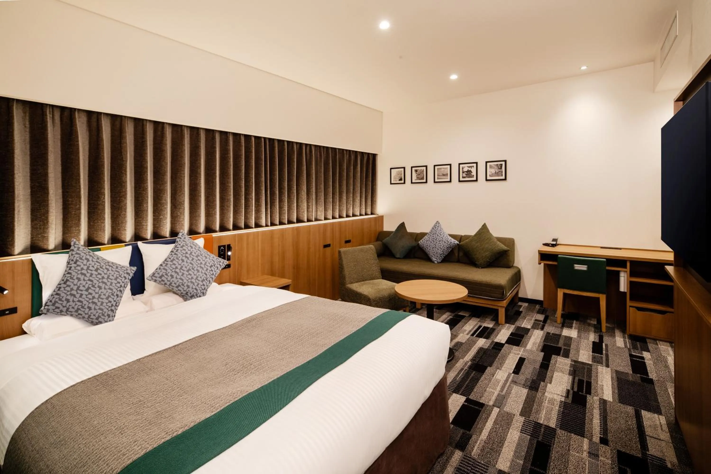 Photo of the whole room, Bed in HOTEL MYSTAYS Fukuoka Tenjin Minami