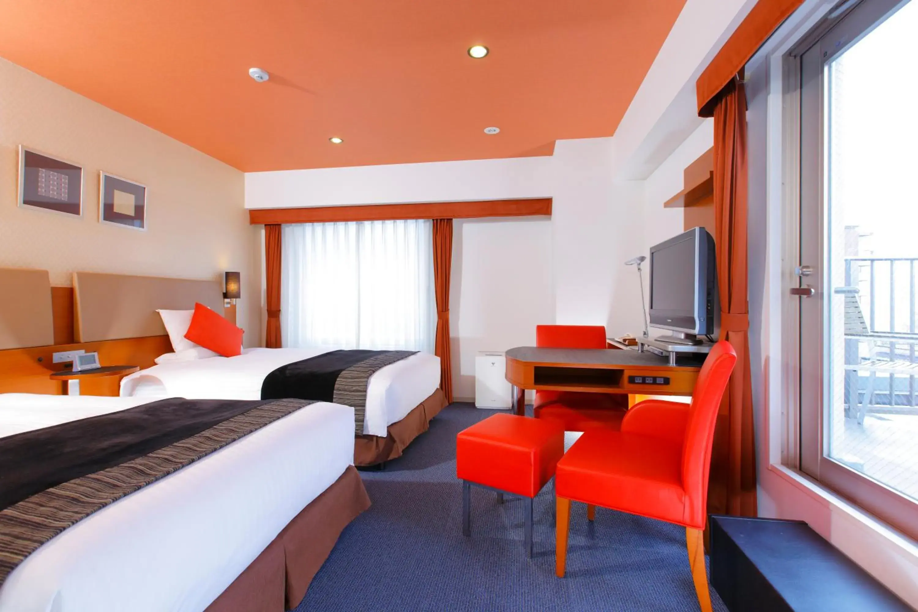 Superior Corner Twin Room with Balcony - Non-Smoking in HOTEL MYSTAYS Fukuoka Tenjin Minami Superior Corner Twin Room with Balcony - Non-Smoking in HOTEL MYSTAYS Fukuoka Tenjin Minami