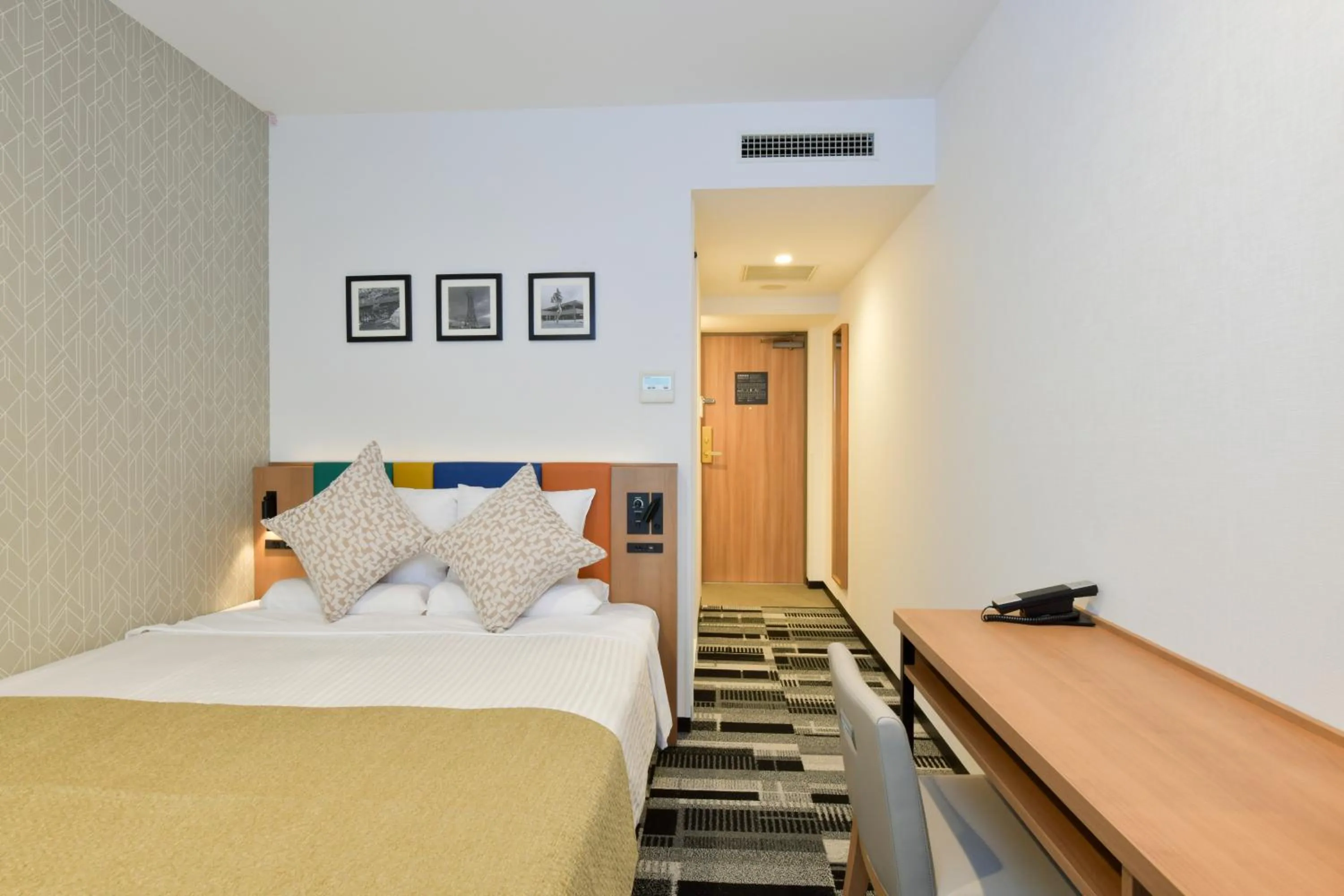 Photo of the whole room, Bed in HOTEL MYSTAYS Fukuoka Tenjin Minami