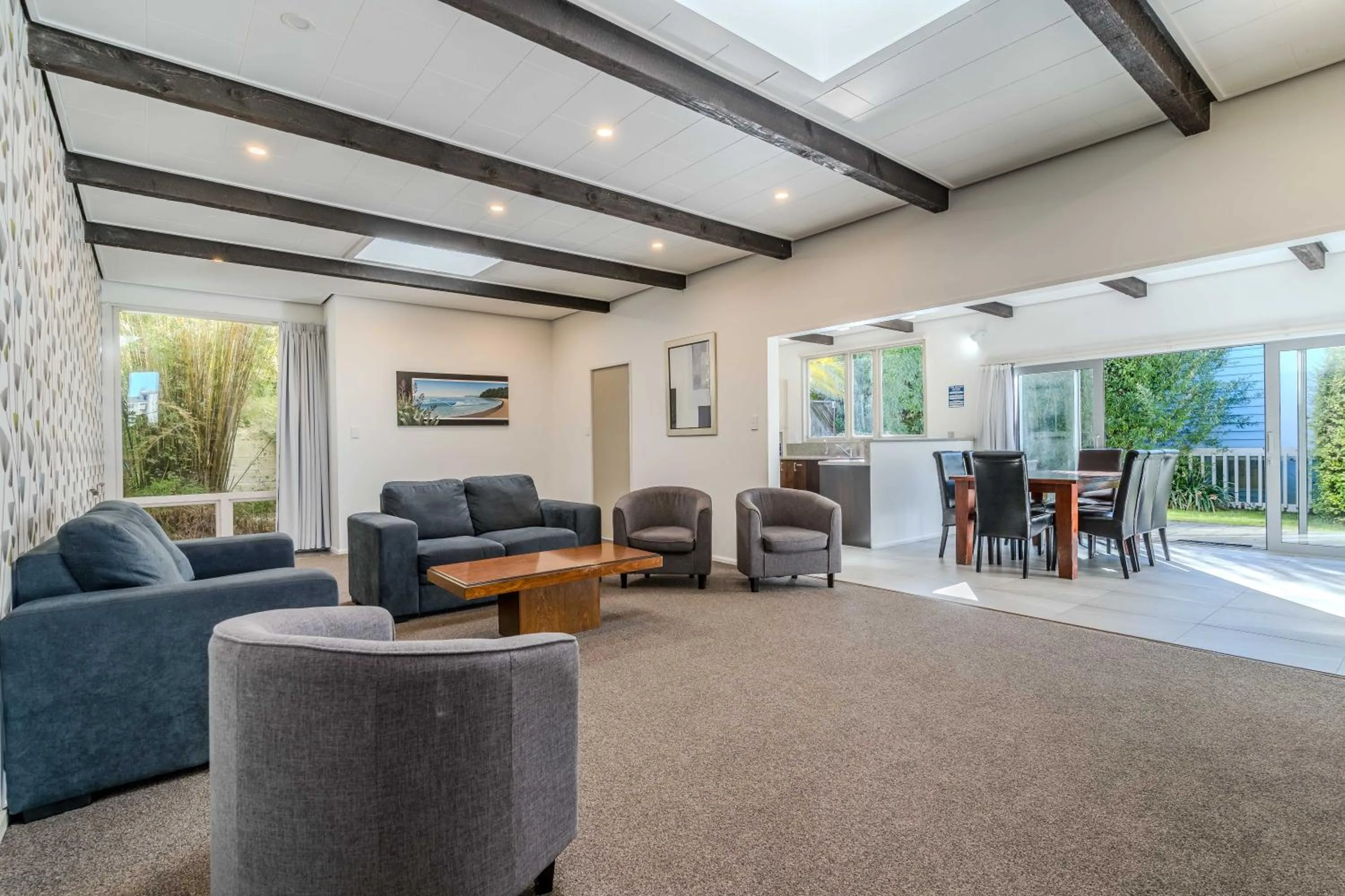 Dining area in George Street Motel Apartments