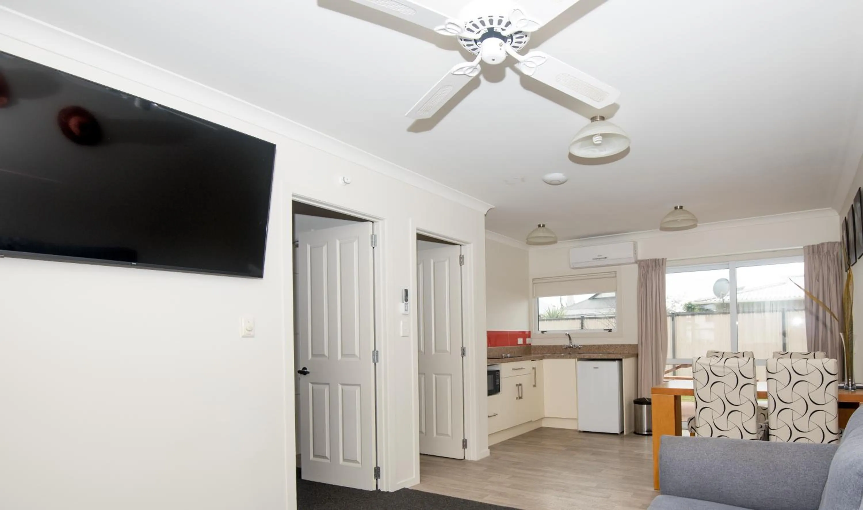 Kitchen or kitchenette in AhiKaa Gisborne Motel