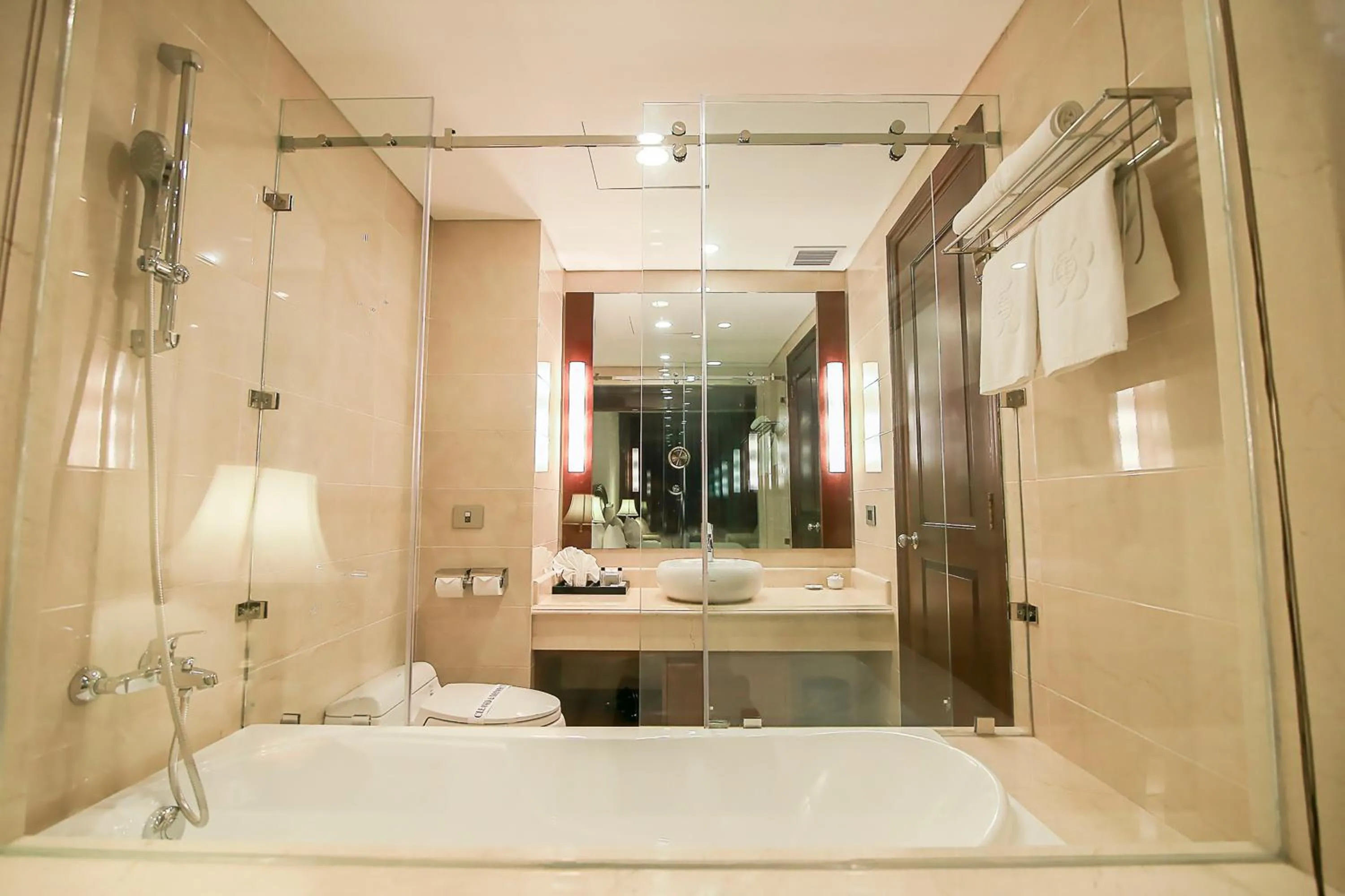 Bathroom in Sai Gon Ha Long Hotel