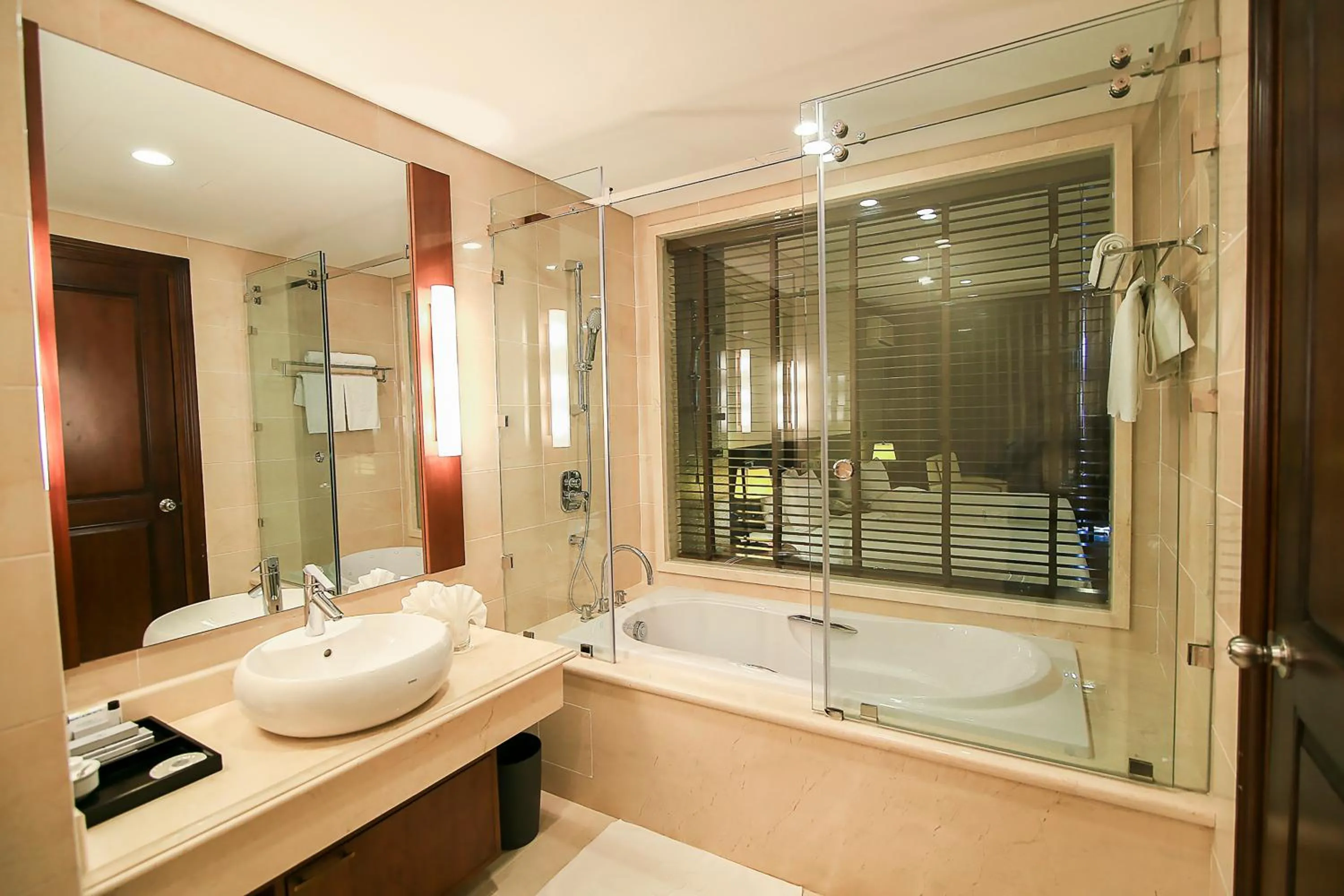 Bathroom in Sai Gon Ha Long Hotel